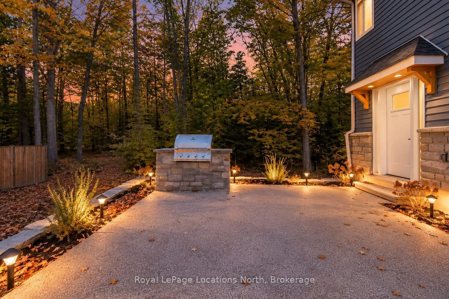 Photo 2 of 545 Oxbow Park Drive, Wasaga Beach — HOMEH