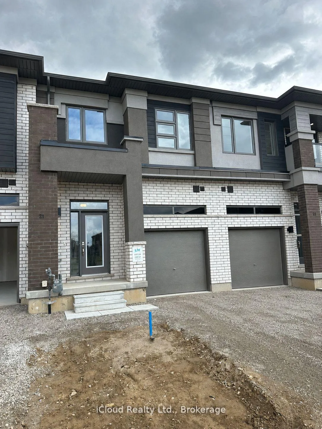 Photo 1 of Unit D, 660 Colborne Street W, Brantford, East Ward — HOMEH