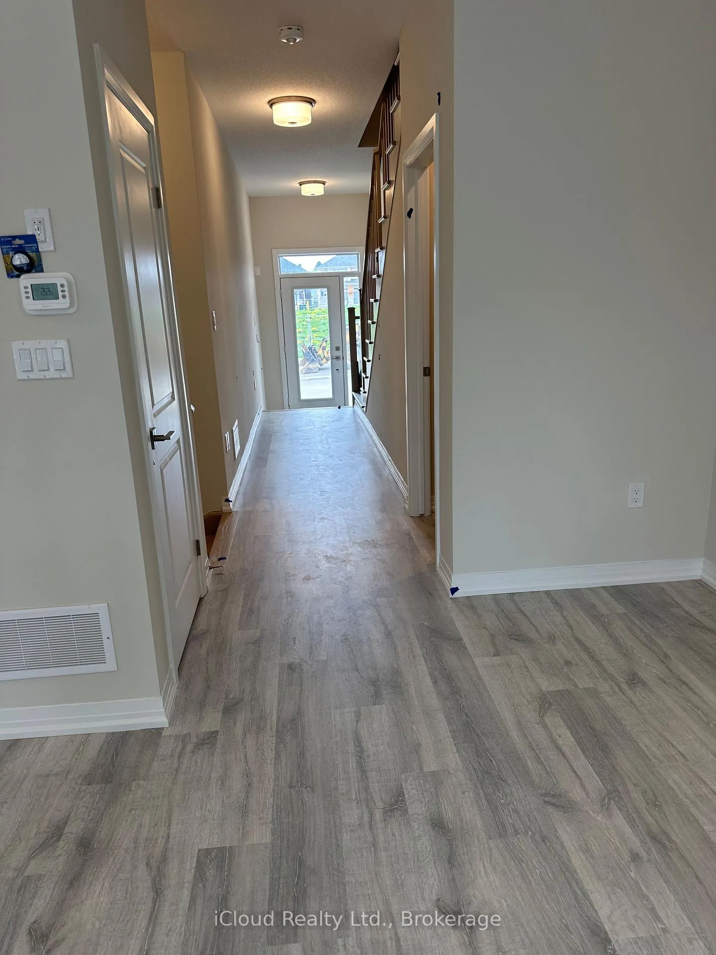 Photo 3 of Unit D, 660 Colborne Street W, Brantford, East Ward — HOMEH