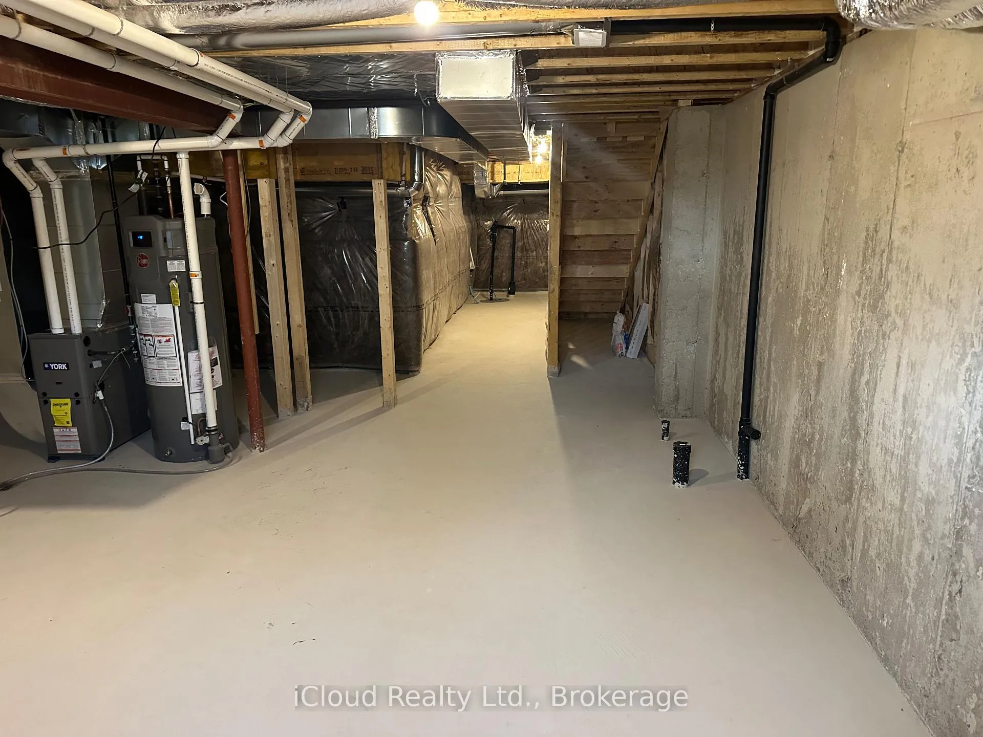 Photo 16 of Unit D, 660 Colborne Street W, Brantford, East Ward — HOMEH