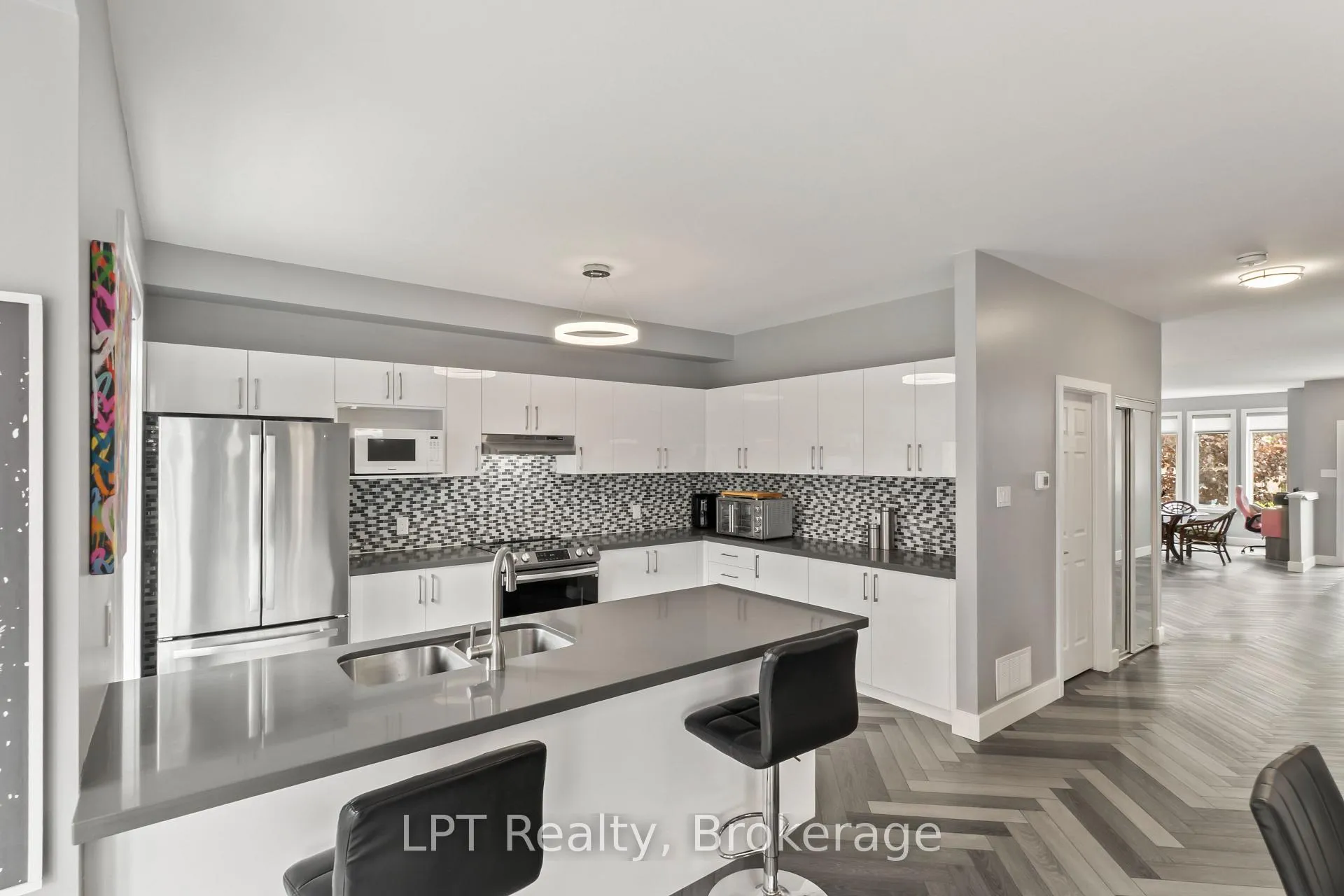 Photo 1 of 111 Bayview Avenue, Georgina, Keswick South — HOMEH