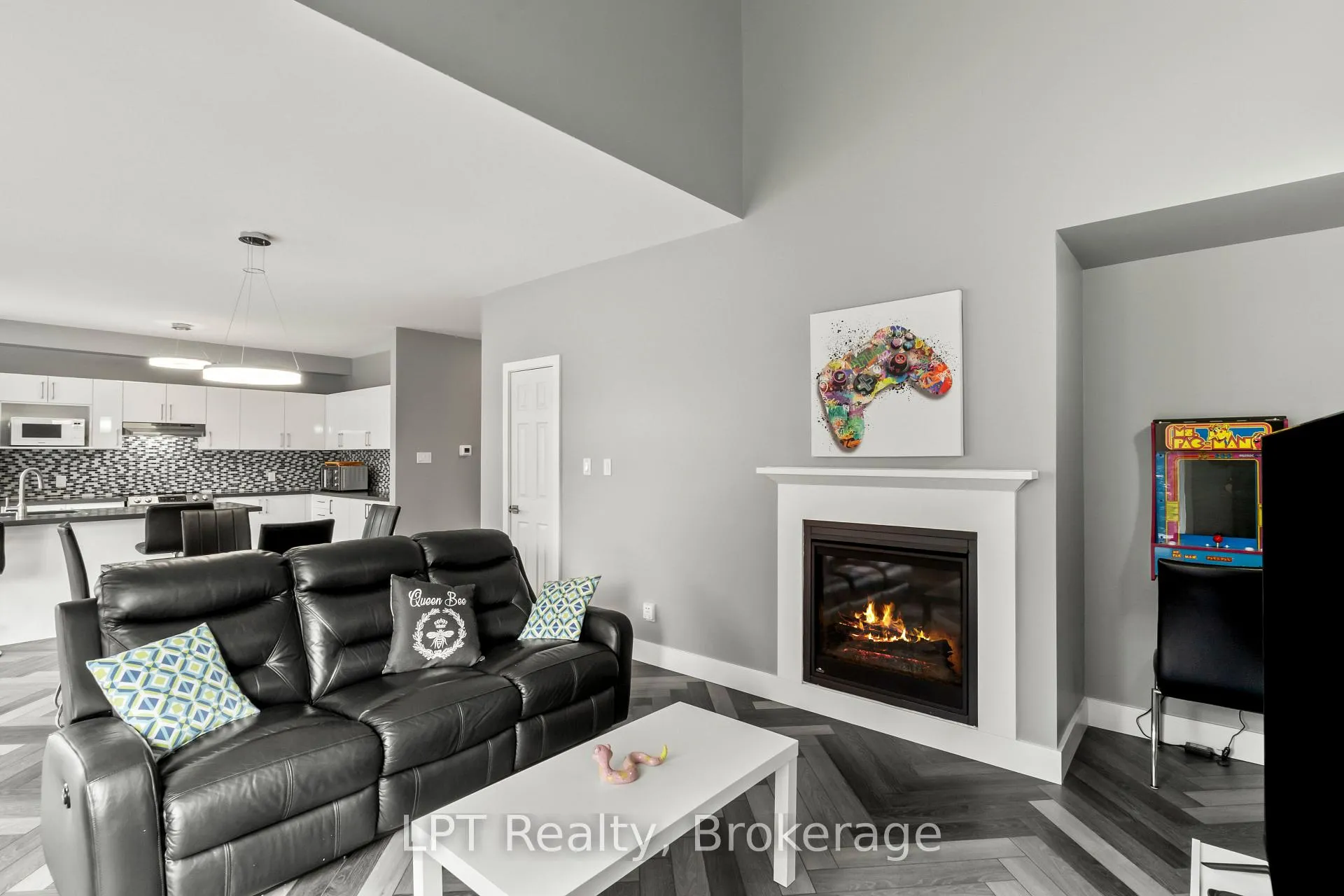 Photo 19 of 111 Bayview Avenue, Georgina, Keswick South — HOMEH