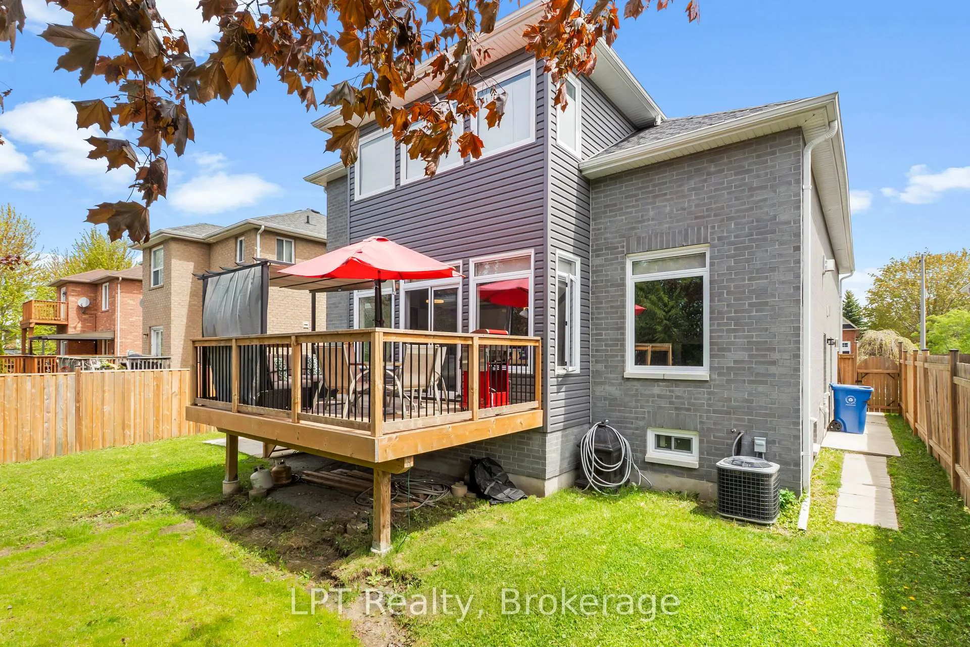 Photo 24 of 111 Bayview Avenue, Georgina, Keswick South — HOMEH