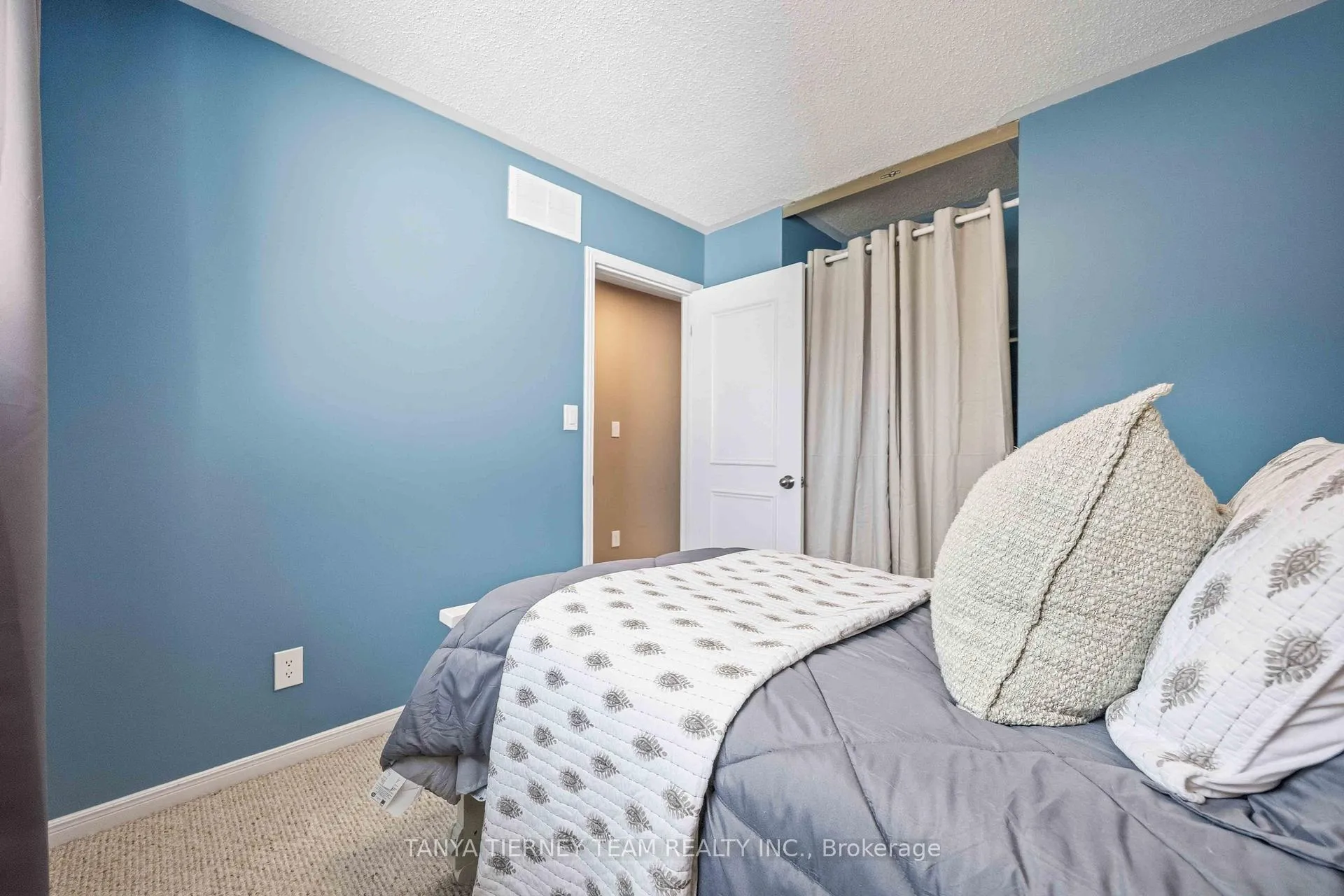 Photo 35 of 97B Concession Street E, Clarington, Bowmanville — HOMEH