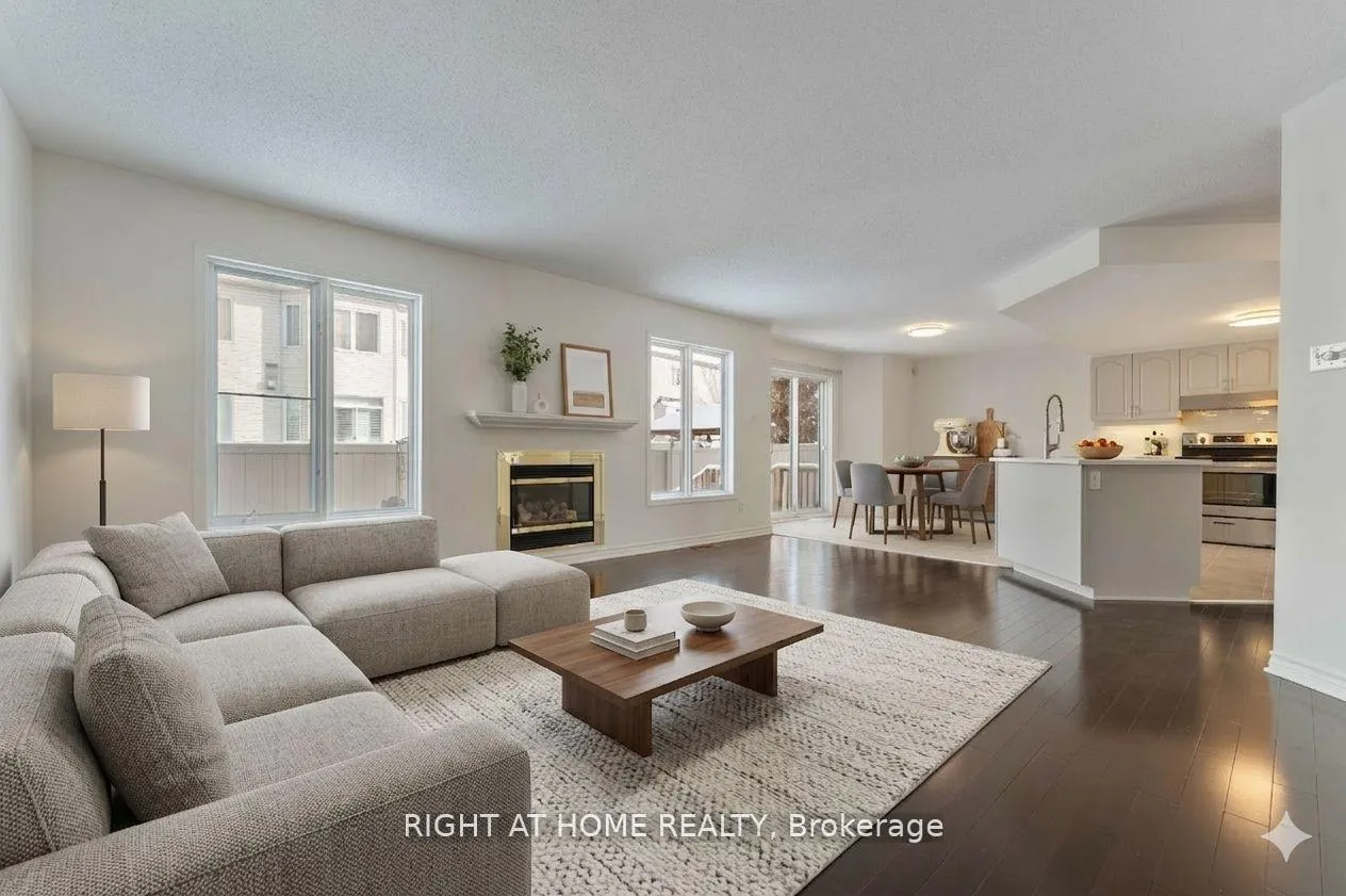 Photo 8 of 104 B Craig Henry Drive, Ottawa, Craig Henry/Woodvale — HOMEH
