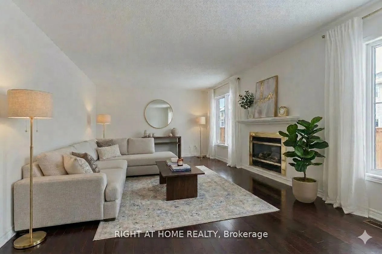 Photo 10 of 104 B Craig Henry Drive, Ottawa, Craig Henry/Woodvale — HOMEH