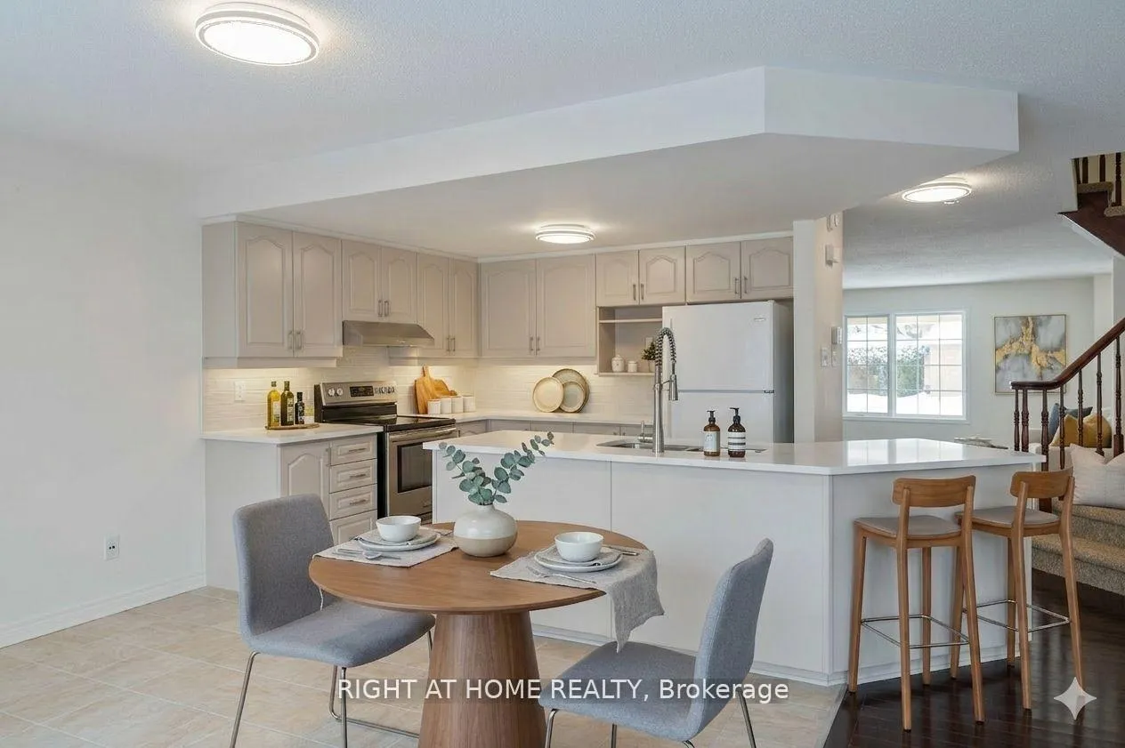 Photo 13 of 104 B Craig Henry Drive, Ottawa, Craig Henry/Woodvale — HOMEH