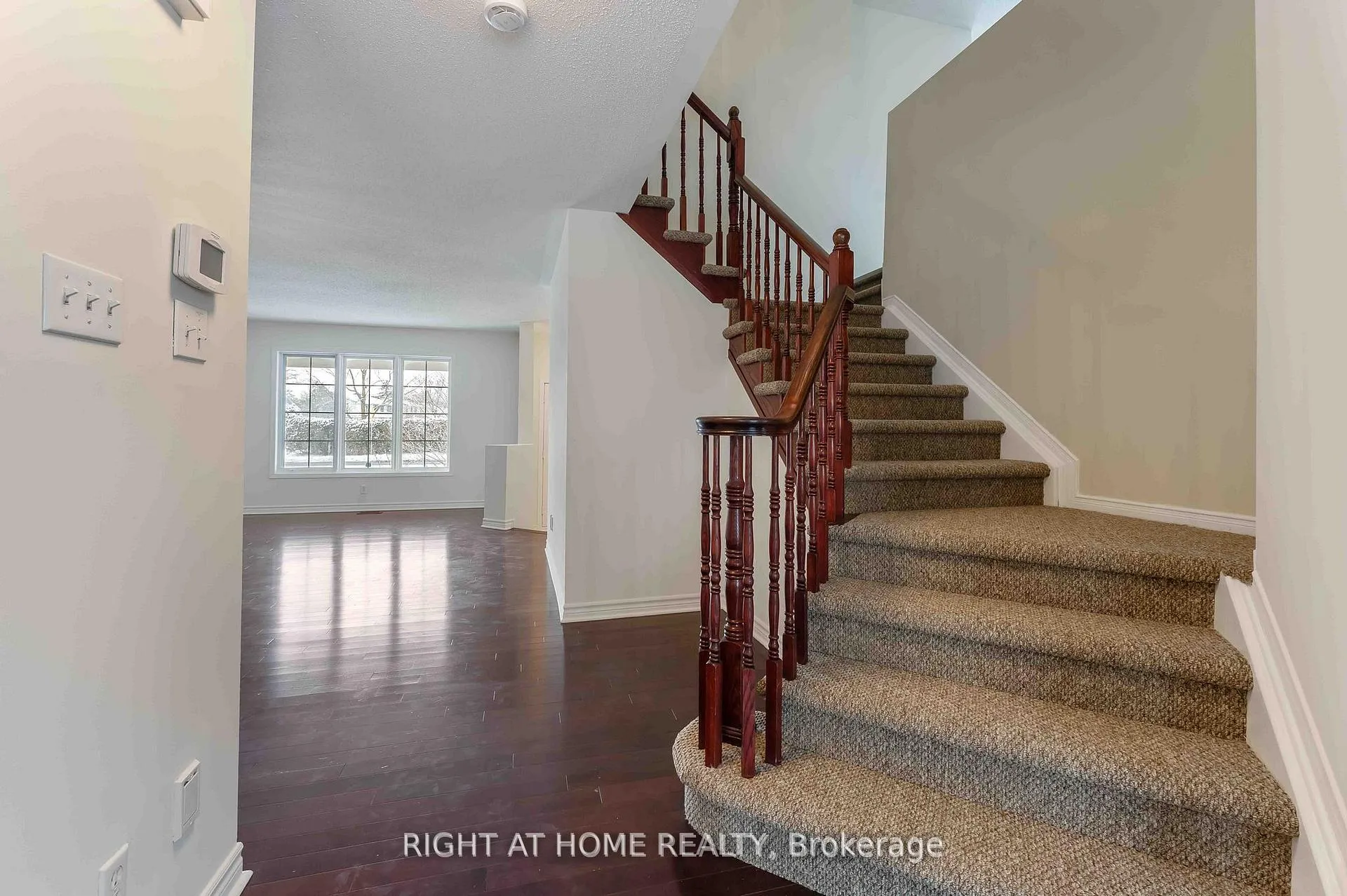 Photo 14 of 104 B Craig Henry Drive, Ottawa, Craig Henry/Woodvale — HOMEH