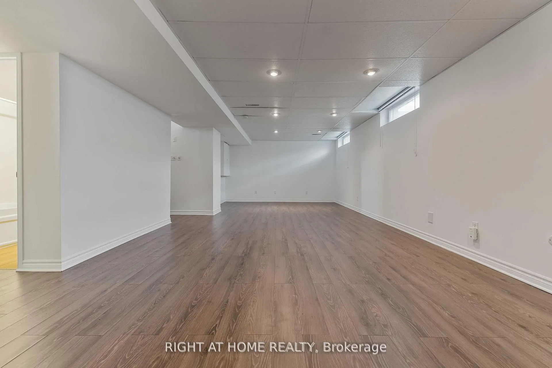 Photo 33 of 104 B Craig Henry Drive, Ottawa, Craig Henry/Woodvale — HOMEH