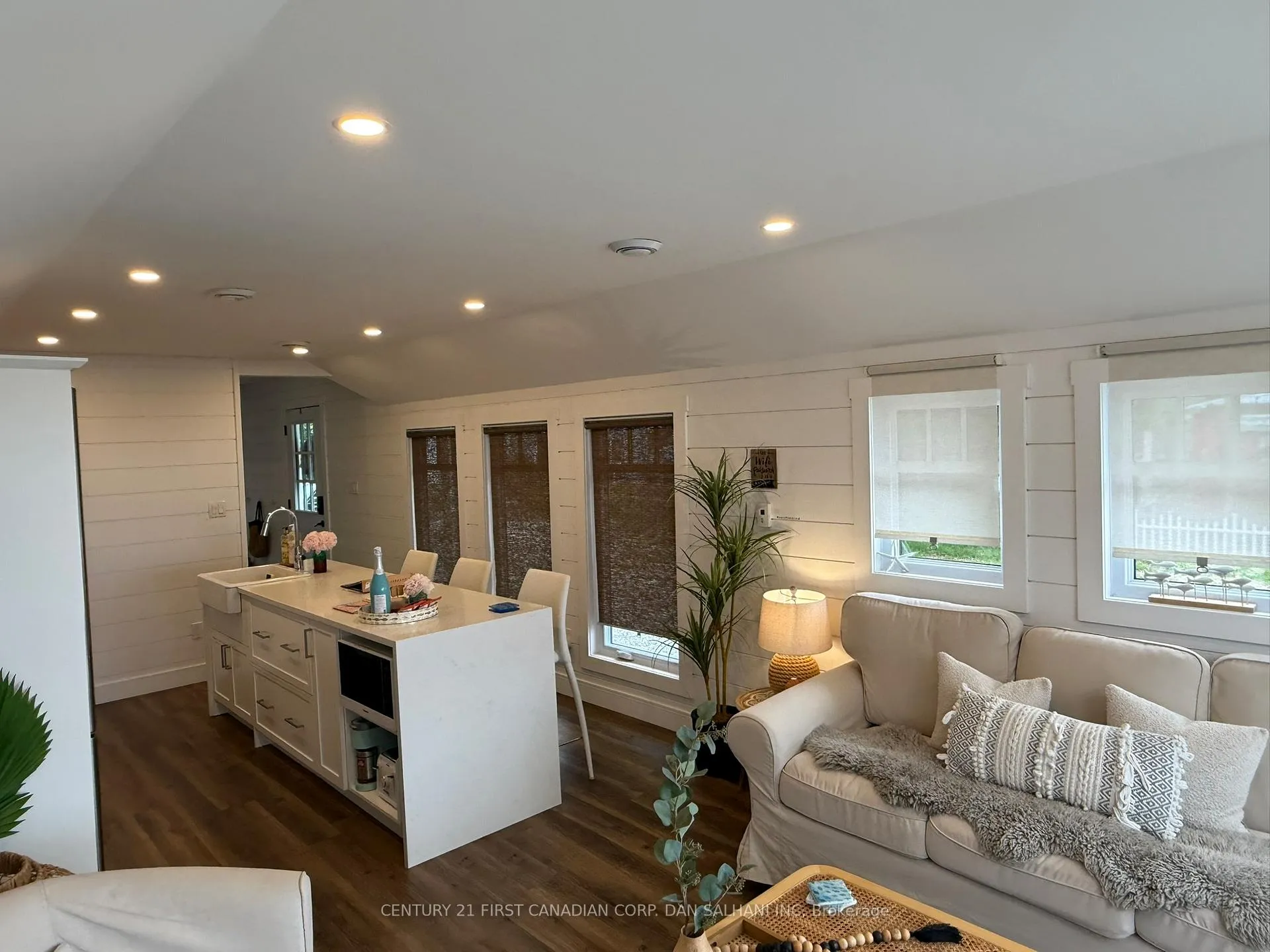 Photo 5 of Unit B, 438 Edith Cavell Boulevard, Central Elgin, Port Stanley — HOMEH