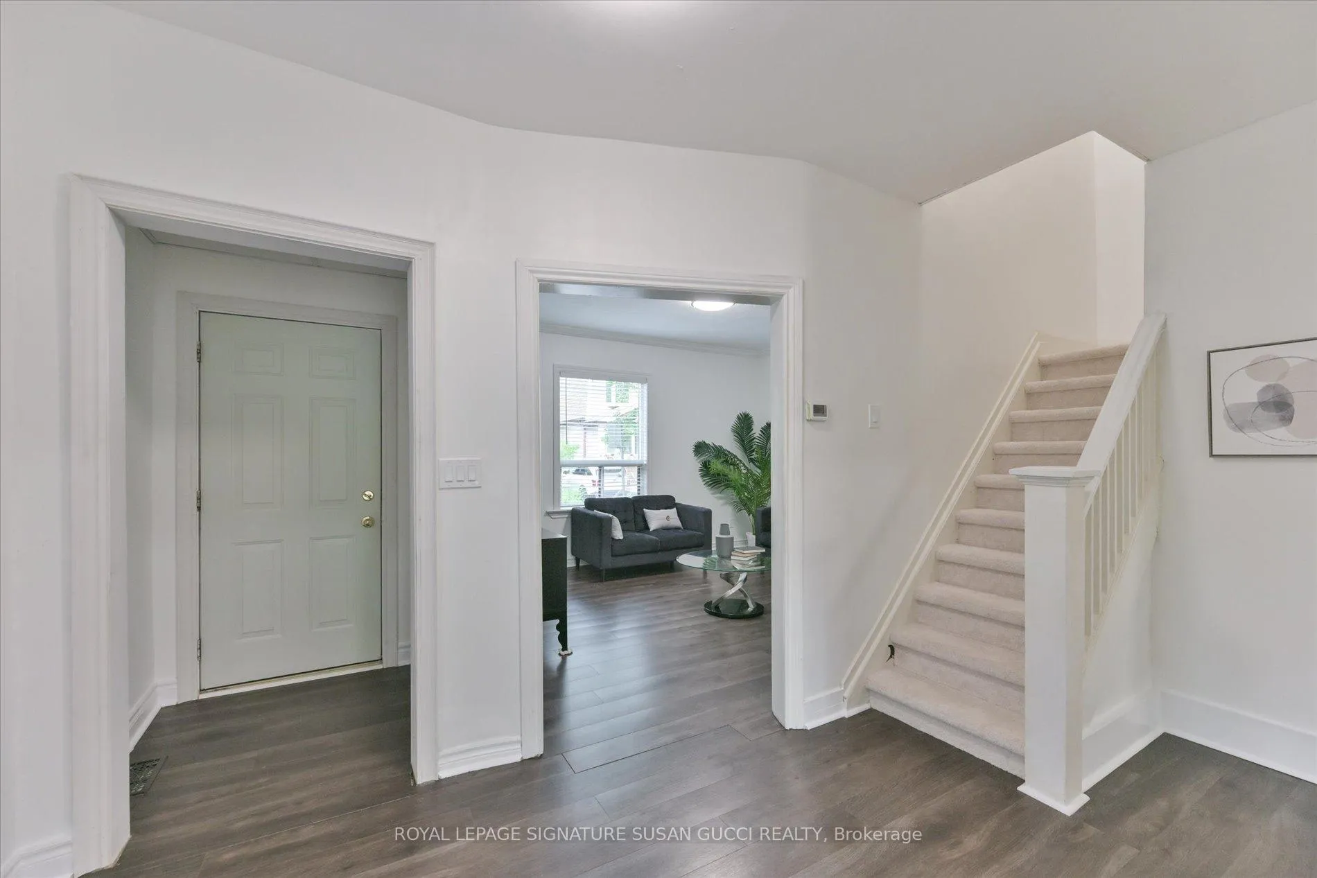 Photo 5 of 44 Westlake Avenue, Toronto, East End-Danforth — HOMEH