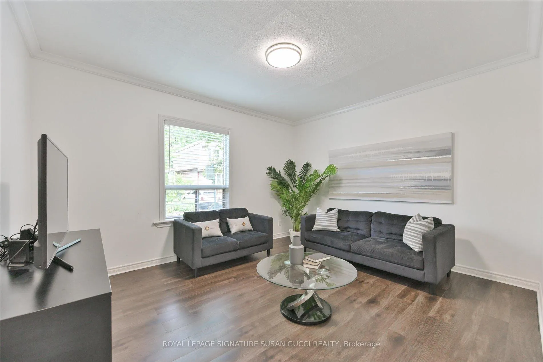 Photo 6 of 44 Westlake Avenue, Toronto, East End-Danforth — HOMEH