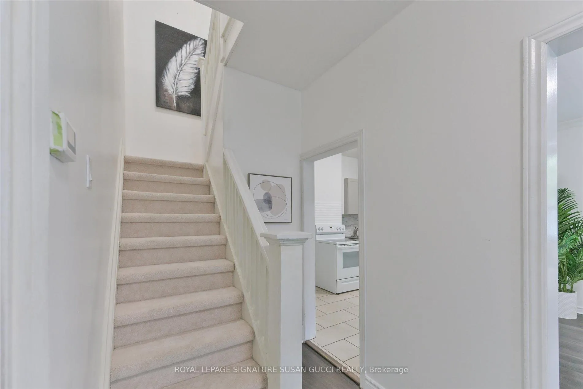 Photo 16 of 44 Westlake Avenue, Toronto, East End-Danforth — HOMEH