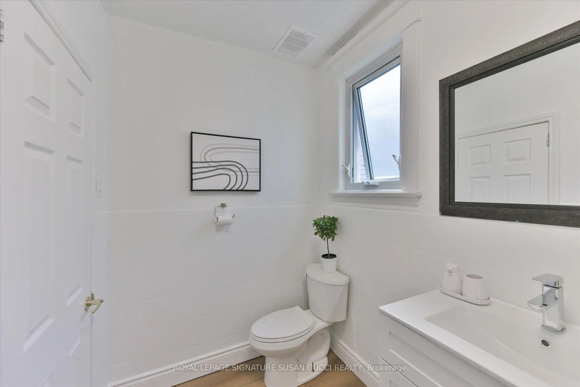 Photo 25 of 44 Westlake Avenue, Toronto, East End-Danforth — HOMEH