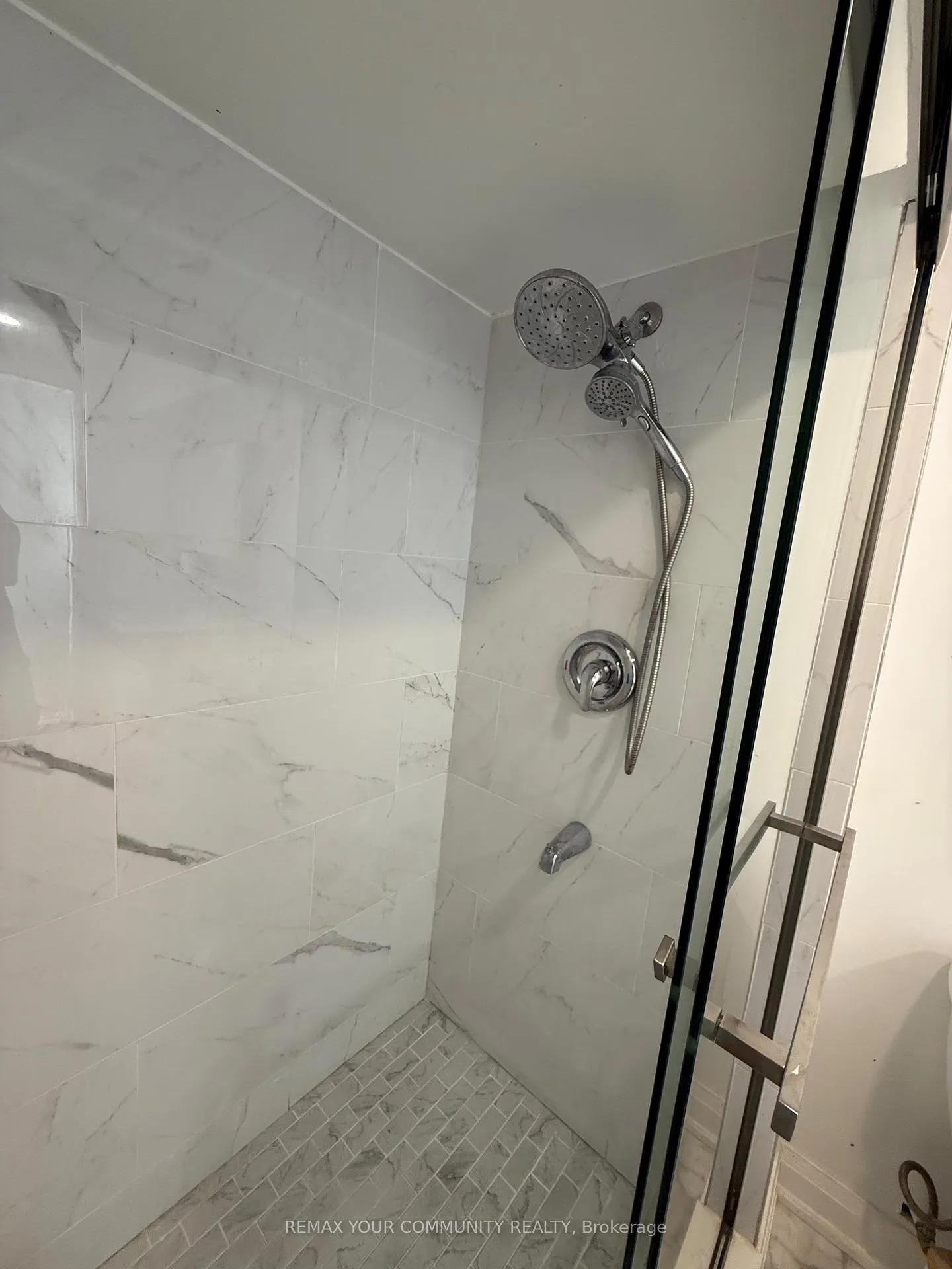 Photo 12 of 6 Albery Crescent, Aurora, Aurora Highlands — HOMEH