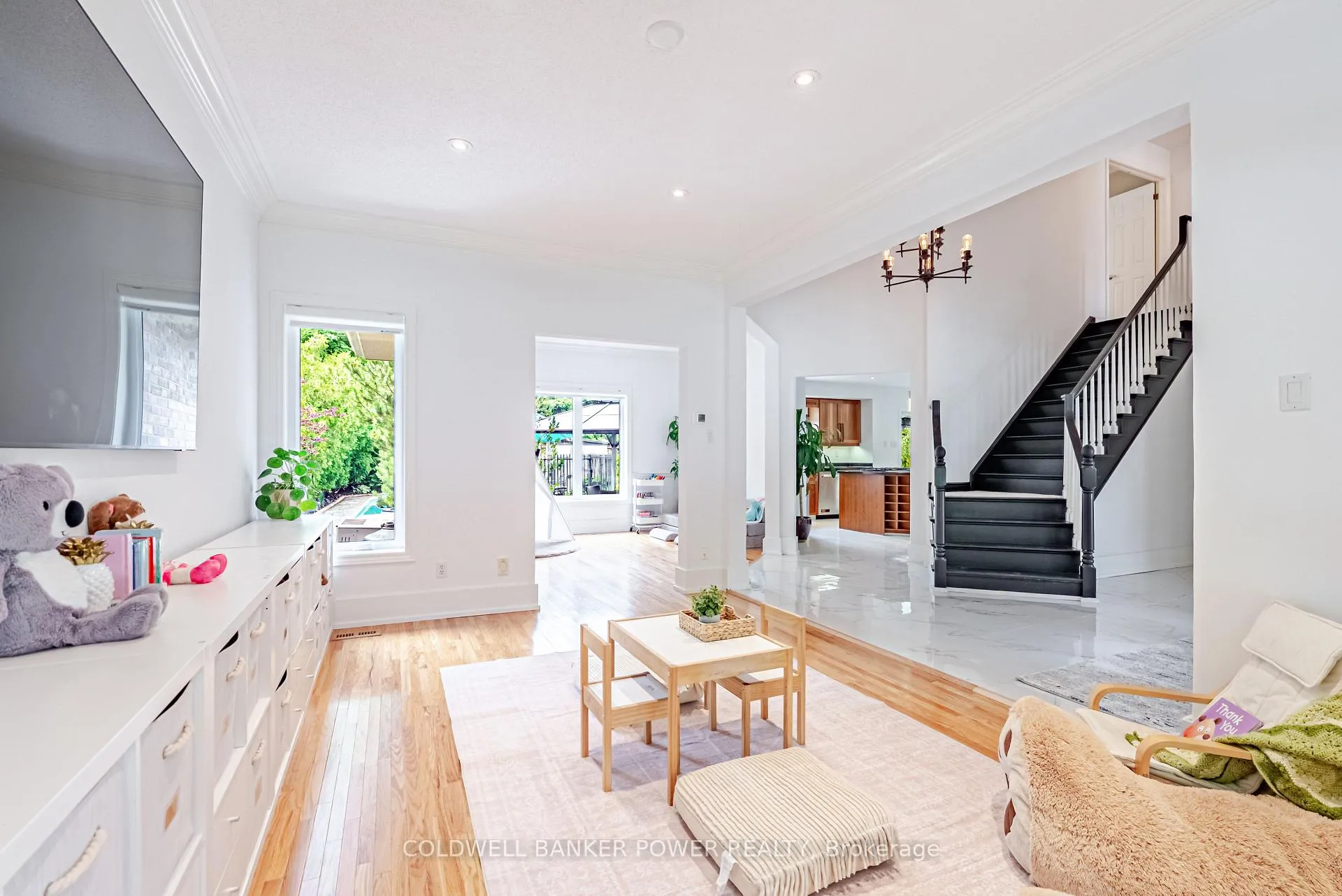Photo 10 of 54 Grasmere Crescent, London, North A — HOMEH