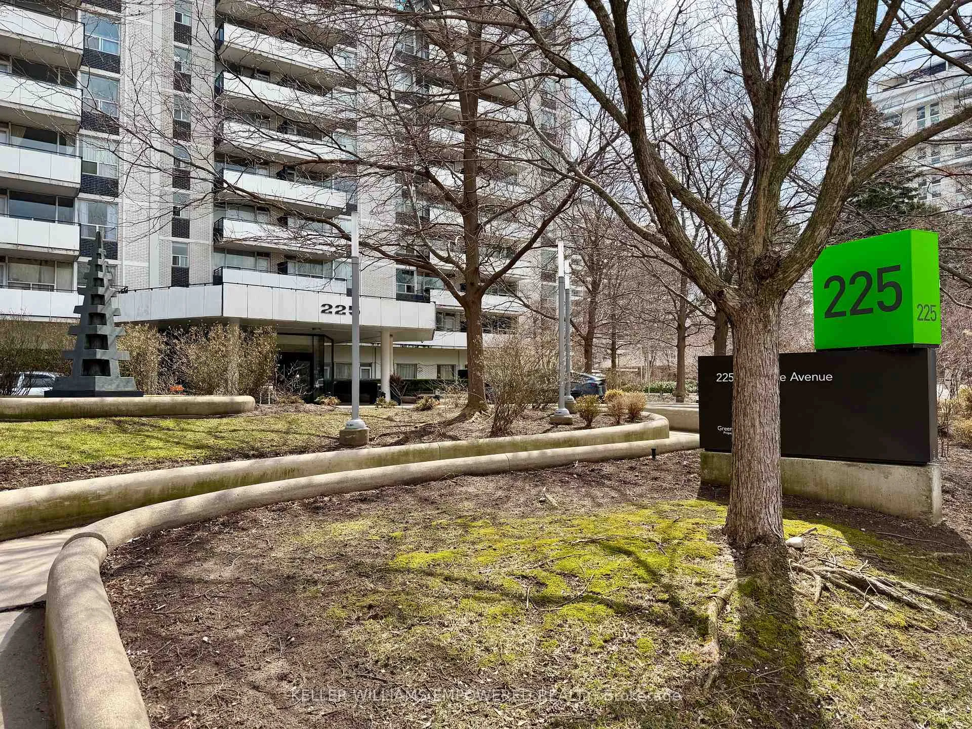 Photo 1 of Unit 807, 225 Davisville Avenue, Toronto, Mount Pleasant West — HOMEH