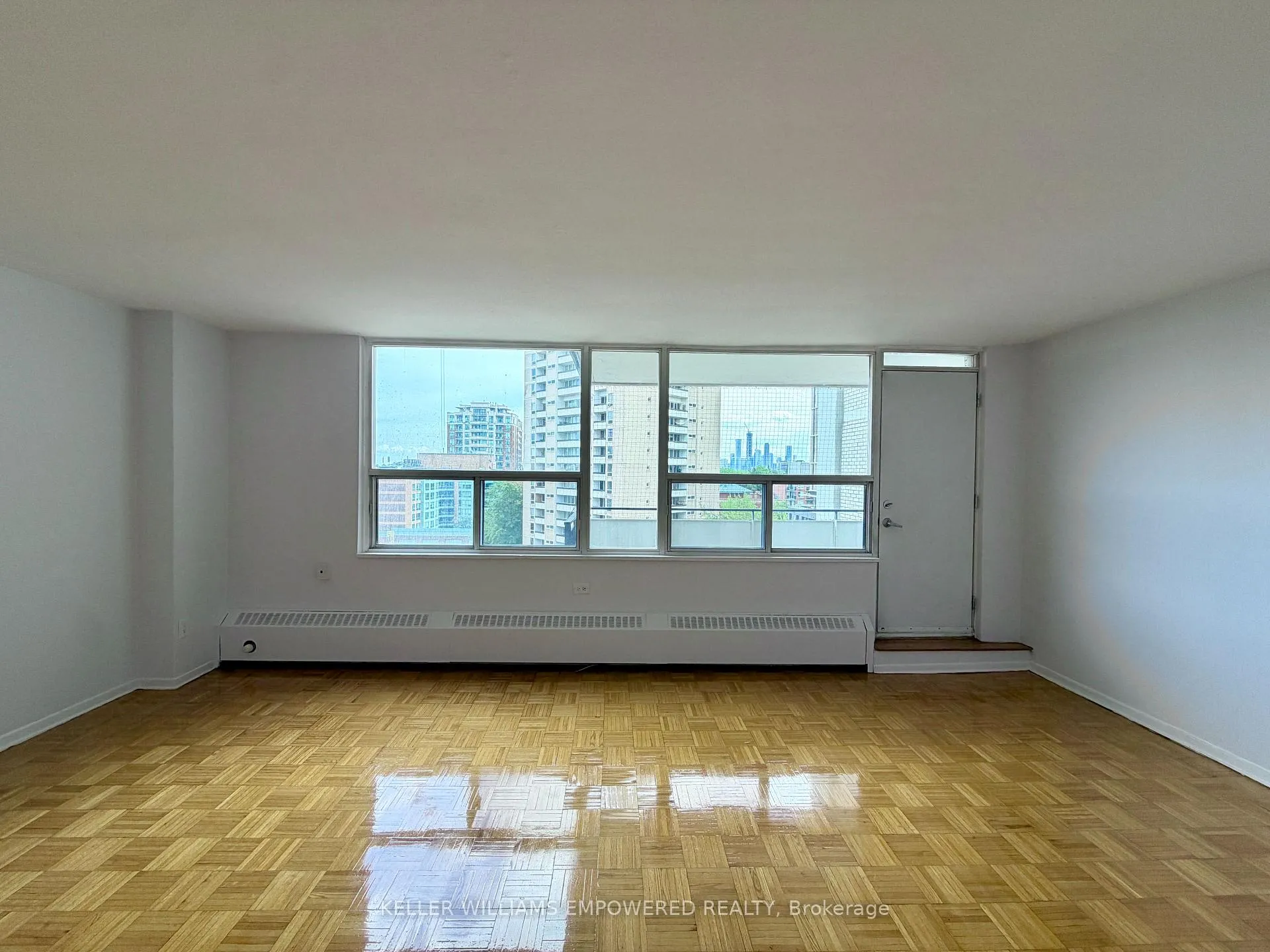 Photo 7 of Unit 807, 225 Davisville Avenue, Toronto, Mount Pleasant West — HOMEH