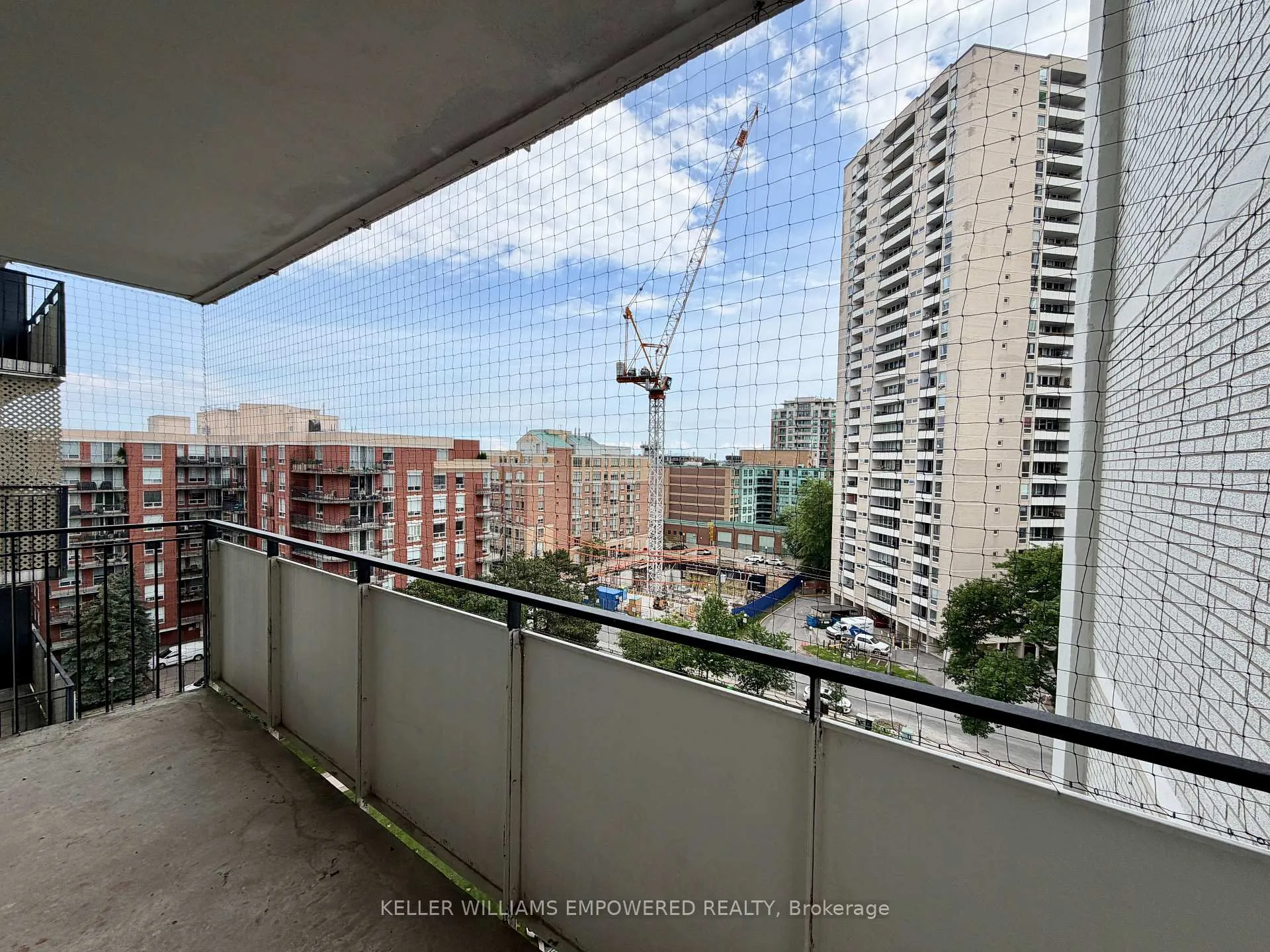Photo 8 of Unit 807, 225 Davisville Avenue, Toronto, Mount Pleasant West — HOMEH