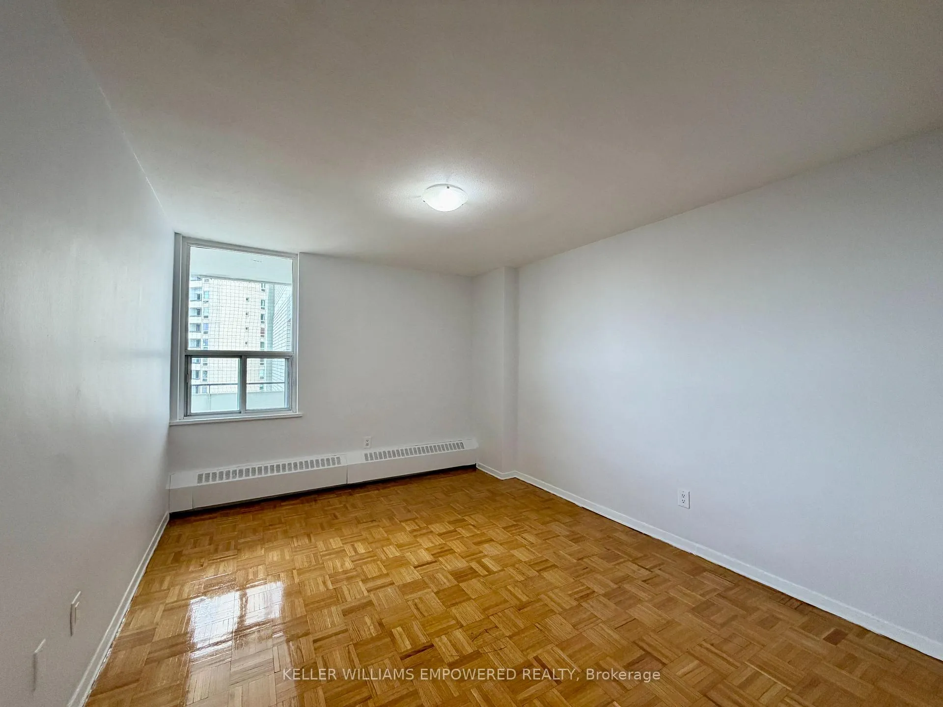 Photo 11 of Unit 807, 225 Davisville Avenue, Toronto, Mount Pleasant West — HOMEH