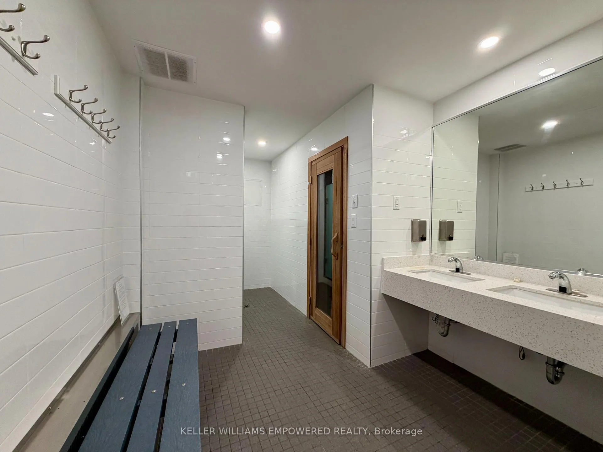 Photo 16 of Unit 807, 225 Davisville Avenue, Toronto, Mount Pleasant West — HOMEH