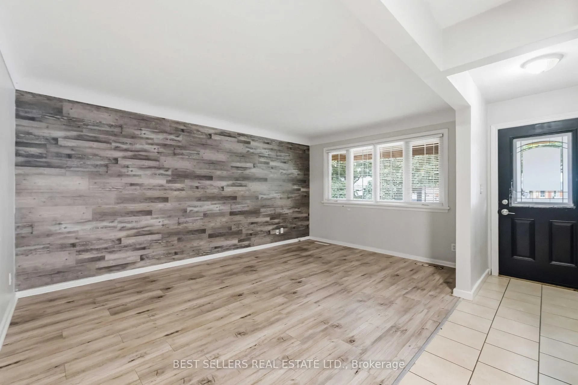 Photo 3 of 88 Rykert Street, St. Catharines, Western Hill — HOMEH