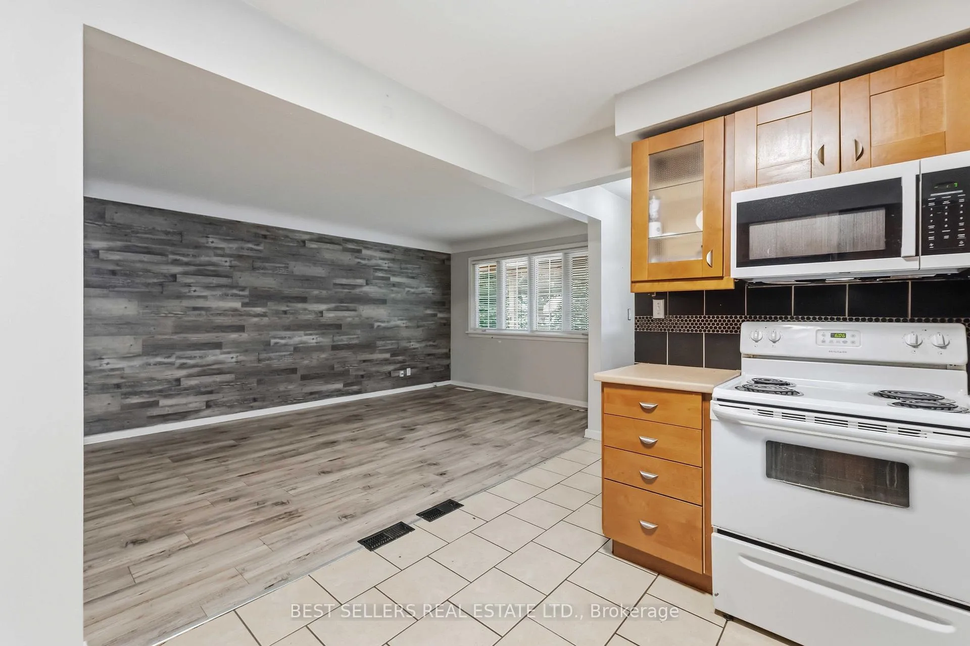Photo 5 of 88 Rykert Street, St. Catharines, Western Hill — HOMEH