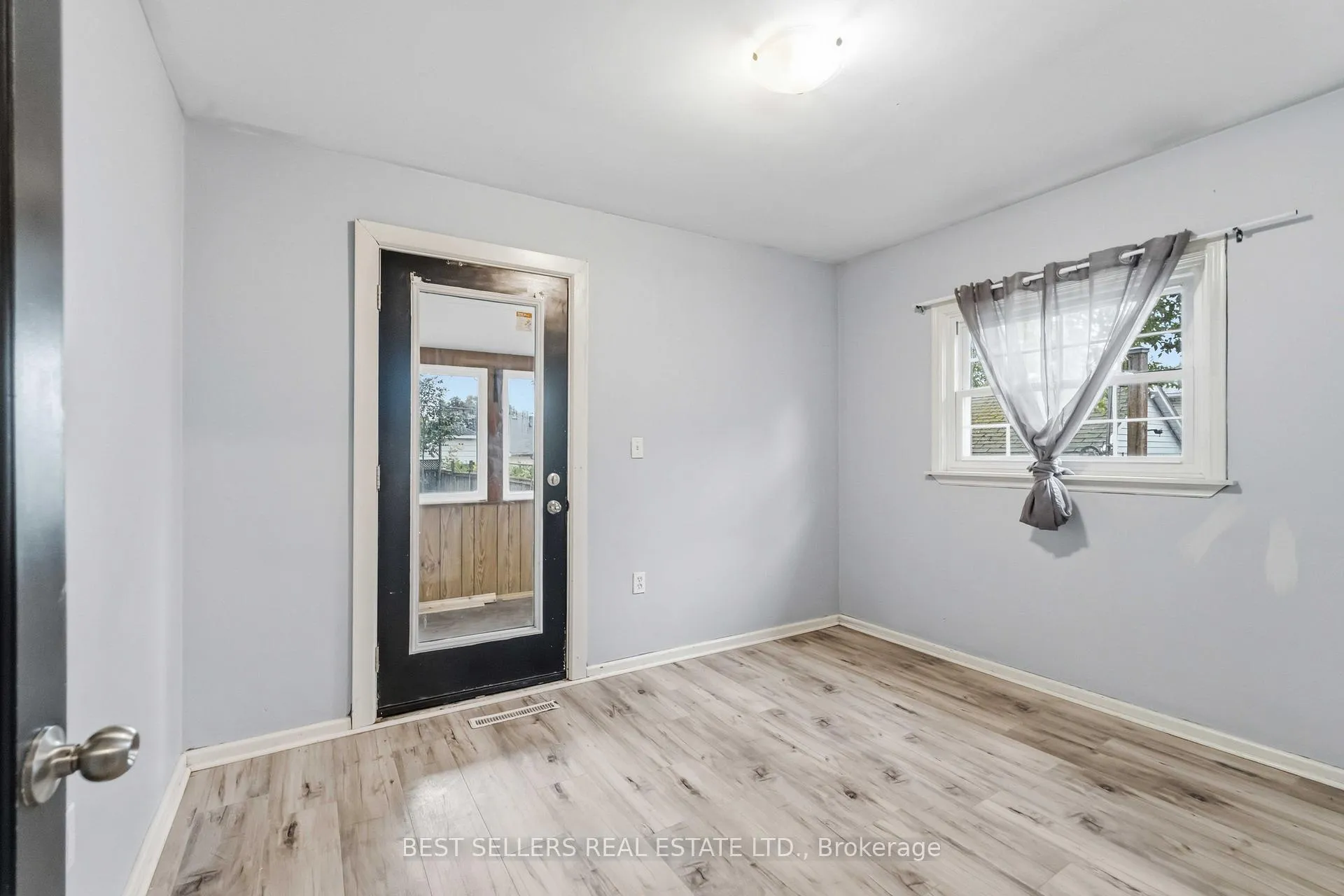 Photo 9 of 88 Rykert Street, St. Catharines, Western Hill — HOMEH