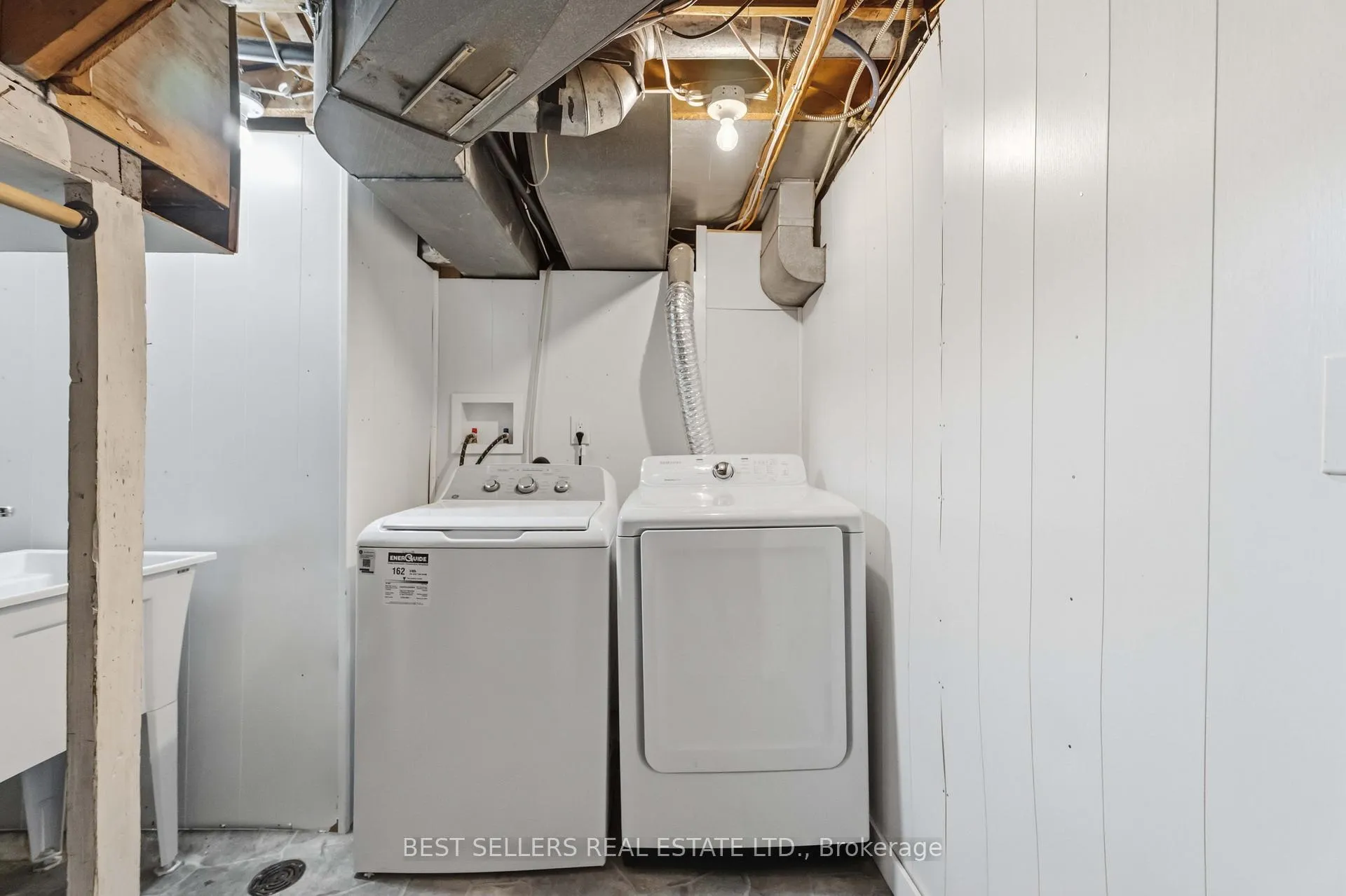 Photo 10 of 88 Rykert Street, St. Catharines, Western Hill — HOMEH