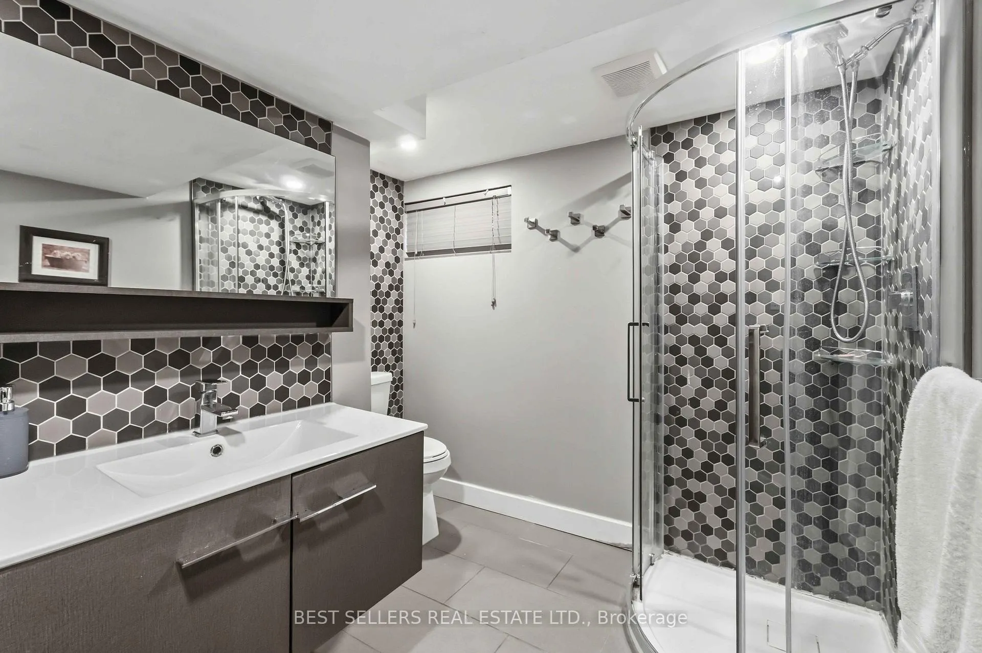 Photo 13 of 88 Rykert Street, St. Catharines, Western Hill — HOMEH
