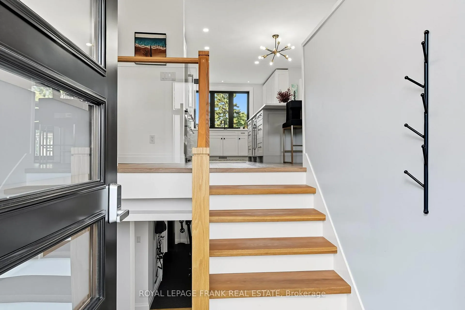 Photo 6 of 22 Young Street, Uxbridge — HOMEH