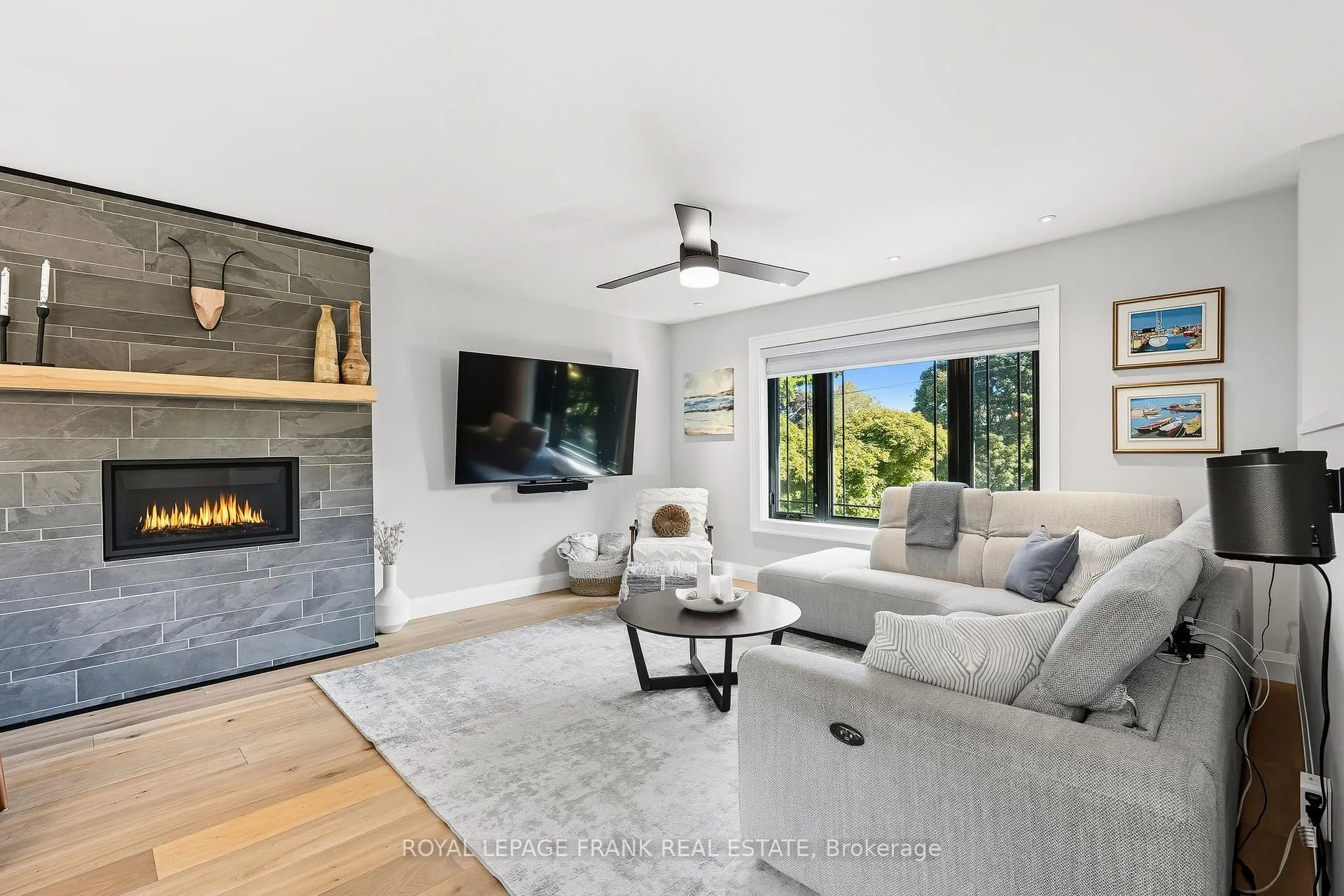 Photo 8 of 22 Young Street, Uxbridge — HOMEH