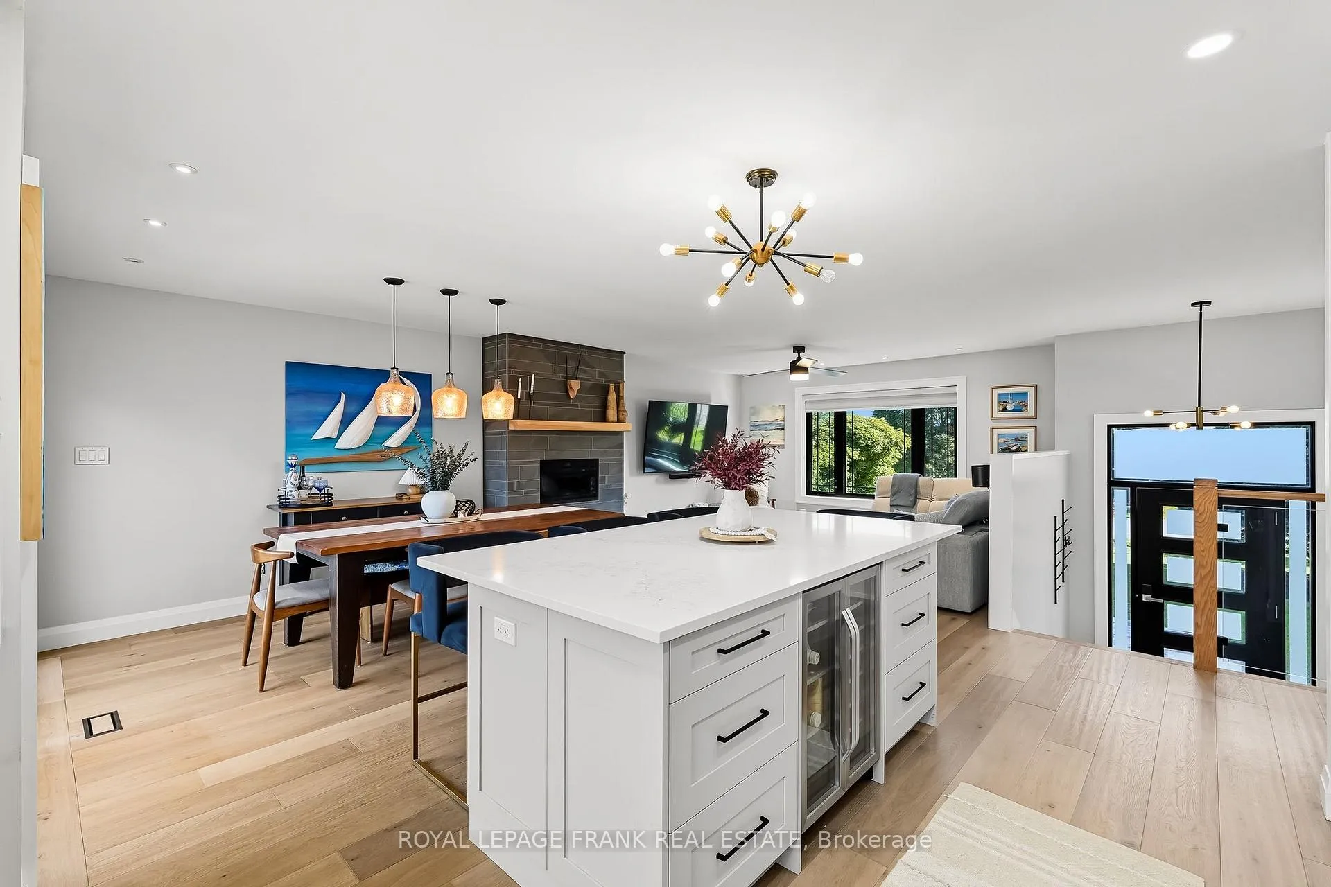 Photo 15 of 22 Young Street, Uxbridge — HOMEH