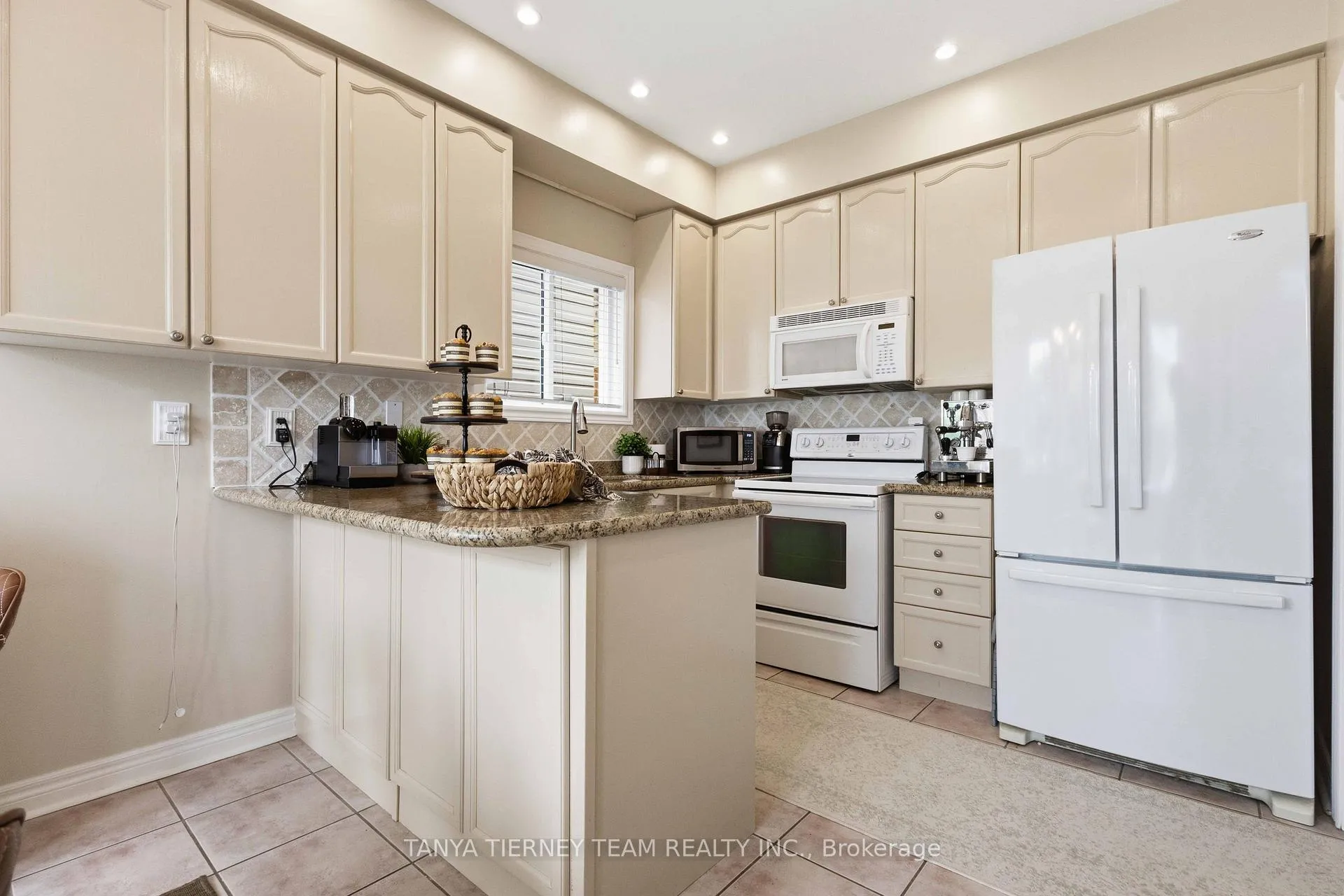 Photo 23 of 23 Cody Avenue, Whitby, Brooklin — HOMEH