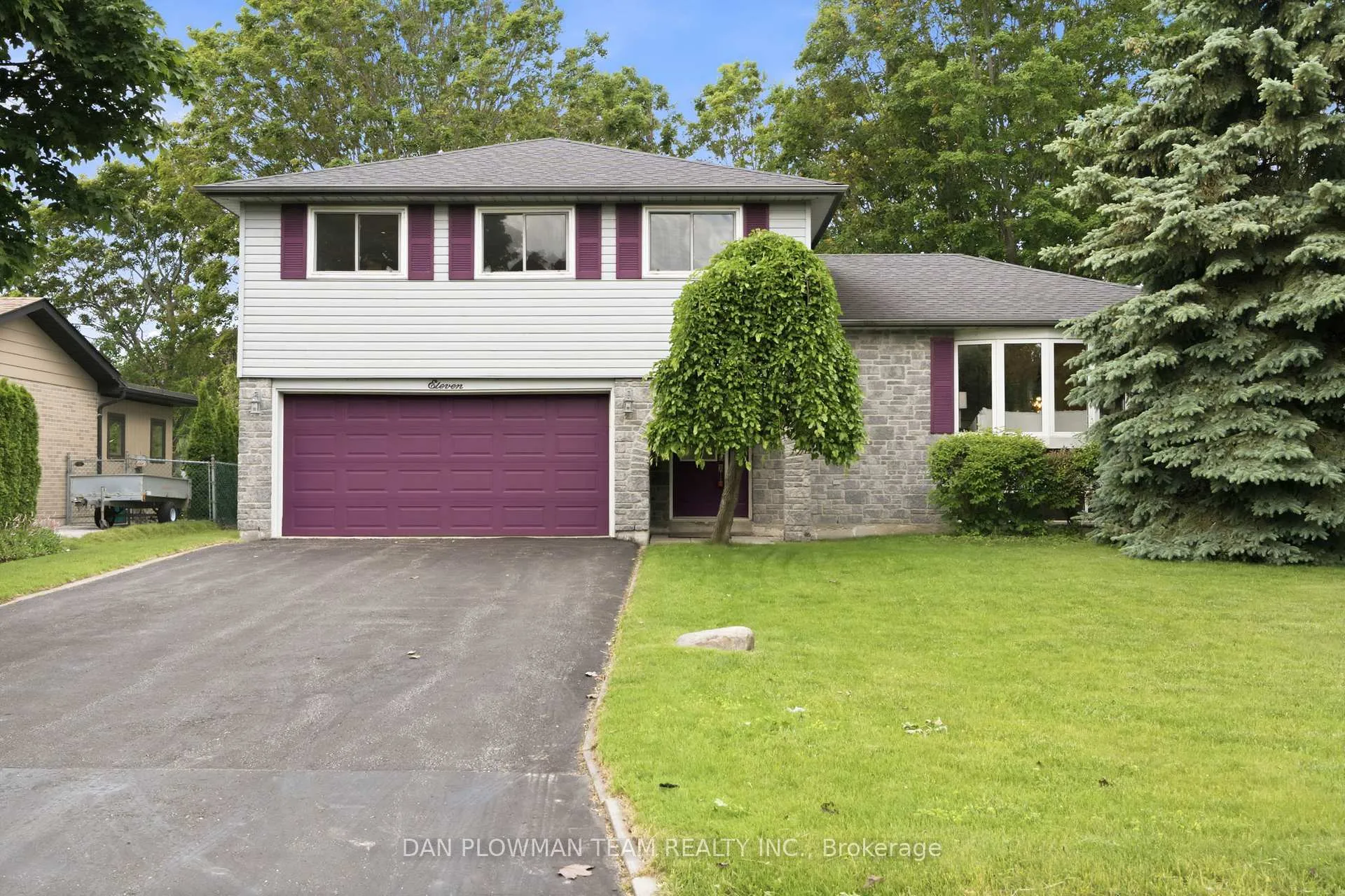 Photo 1 of 11 Mcclarnan Road, Ajax, South East — HOMEH