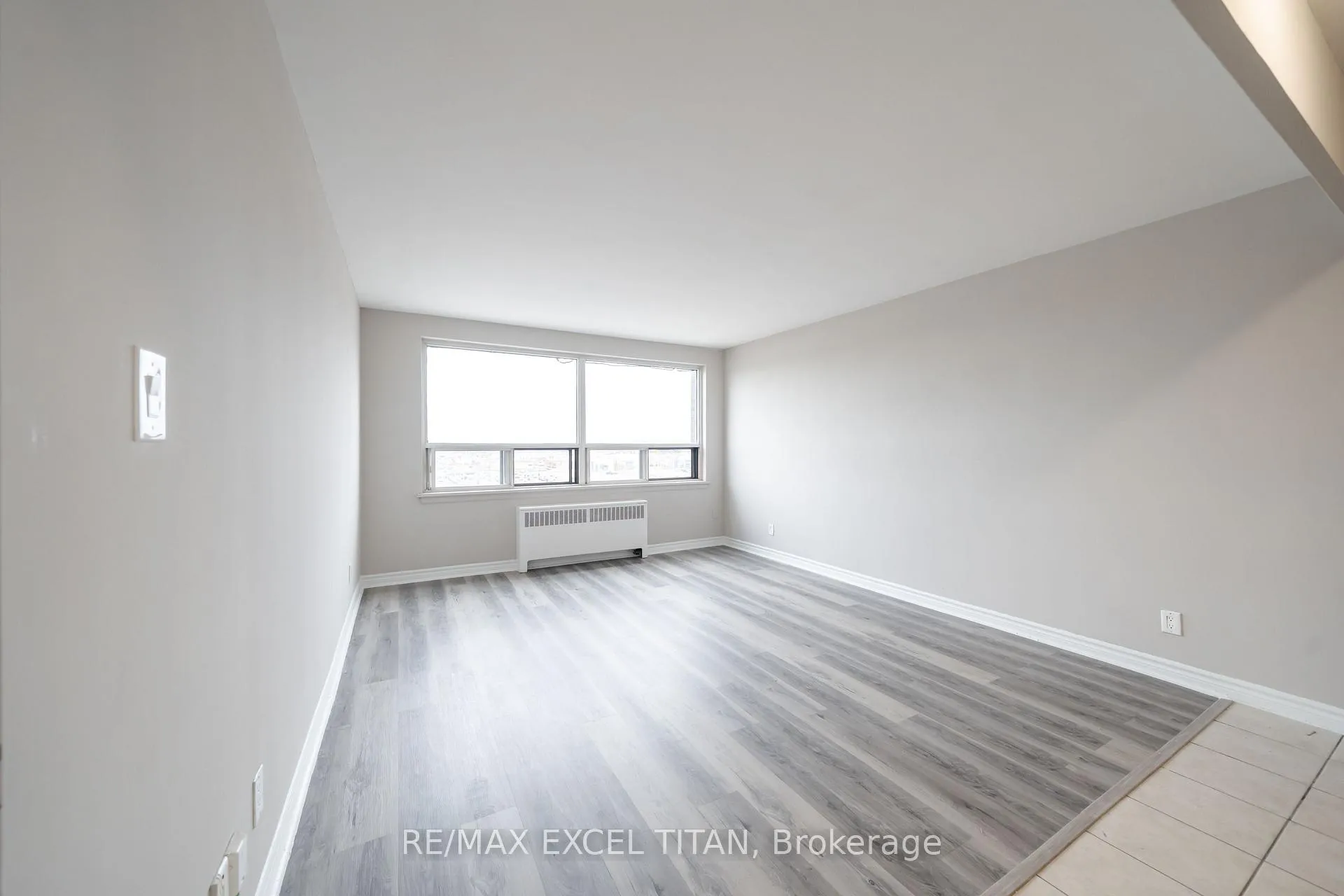 Front of Unit 630D, 468 Ottawa Street