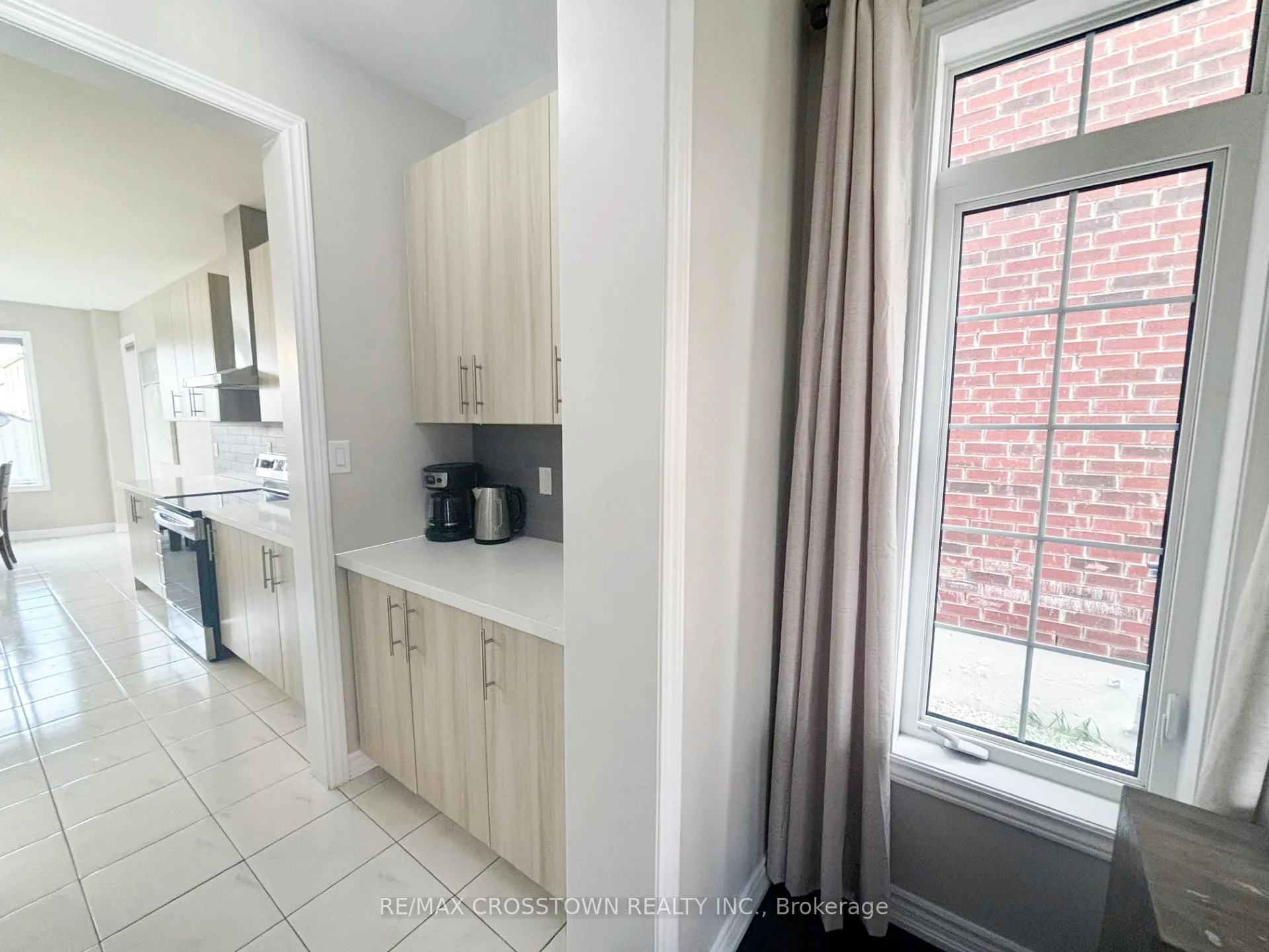 Photo 8 of 16 Daly Court, Springwater, Minesing — HOMEH