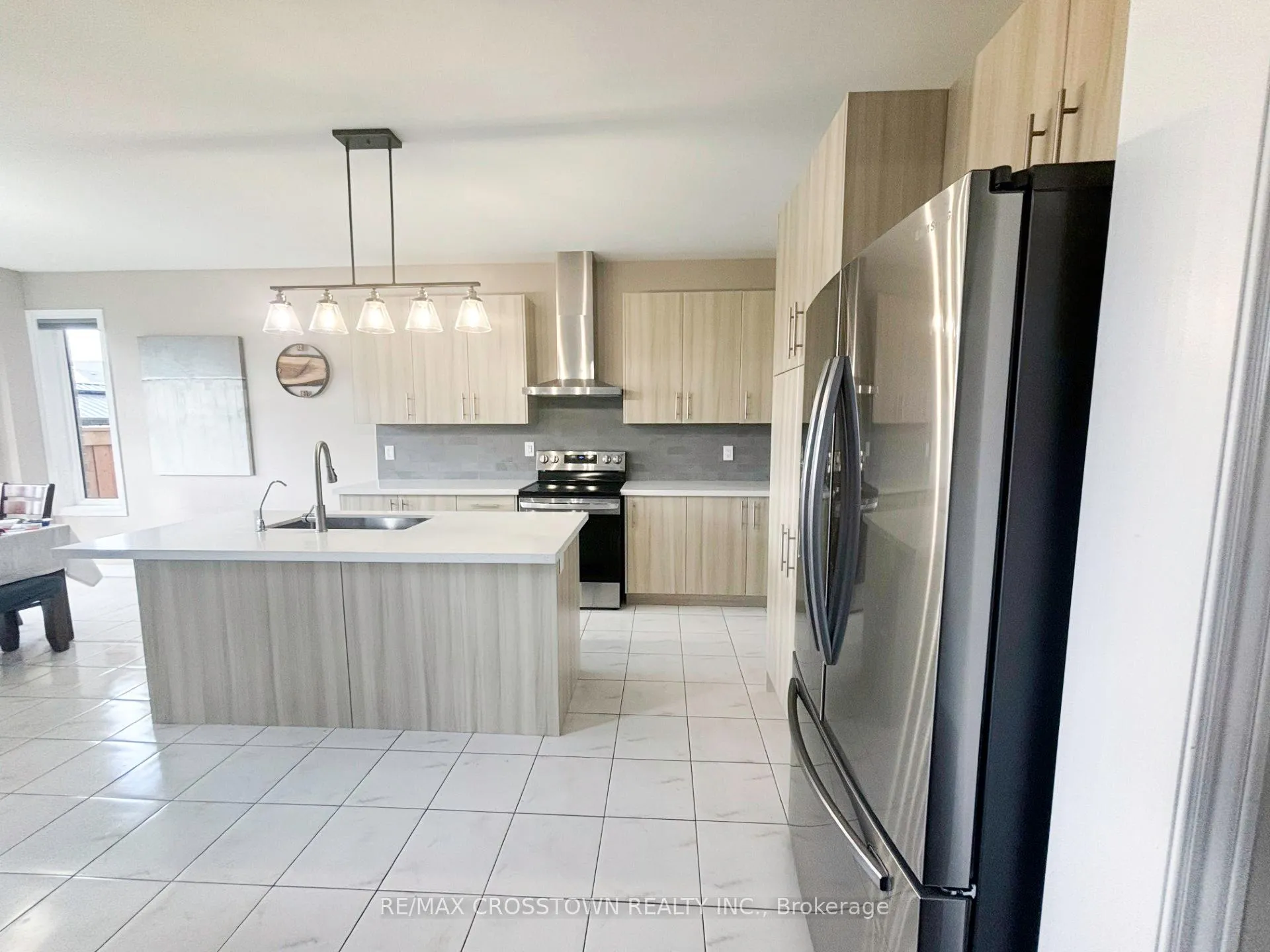 Photo 9 of 16 Daly Court, Springwater, Minesing — HOMEH