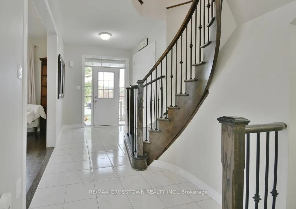 Photo 17 of 16 Daly Court, Springwater, Minesing — HOMEH