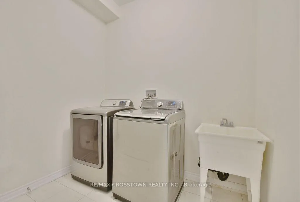 Photo 30 of 16 Daly Court, Springwater, Minesing — HOMEH