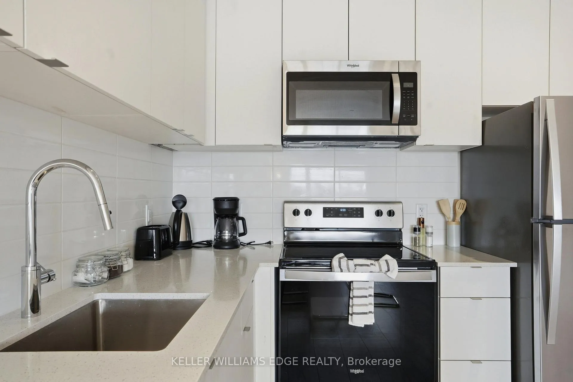 Photo 17 of 16 E Chester Avenue, St. Catharines, E. Chester — HOMEH