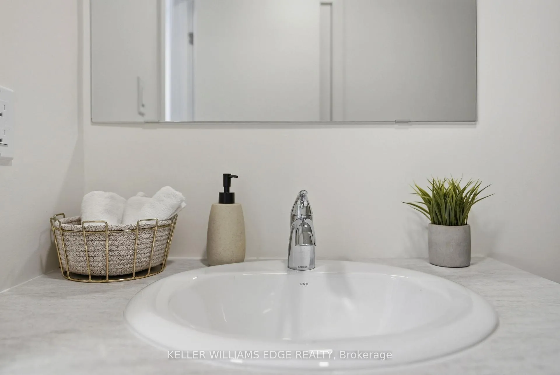 Photo 37 of 16 E Chester Avenue, St. Catharines, E. Chester — HOMEH