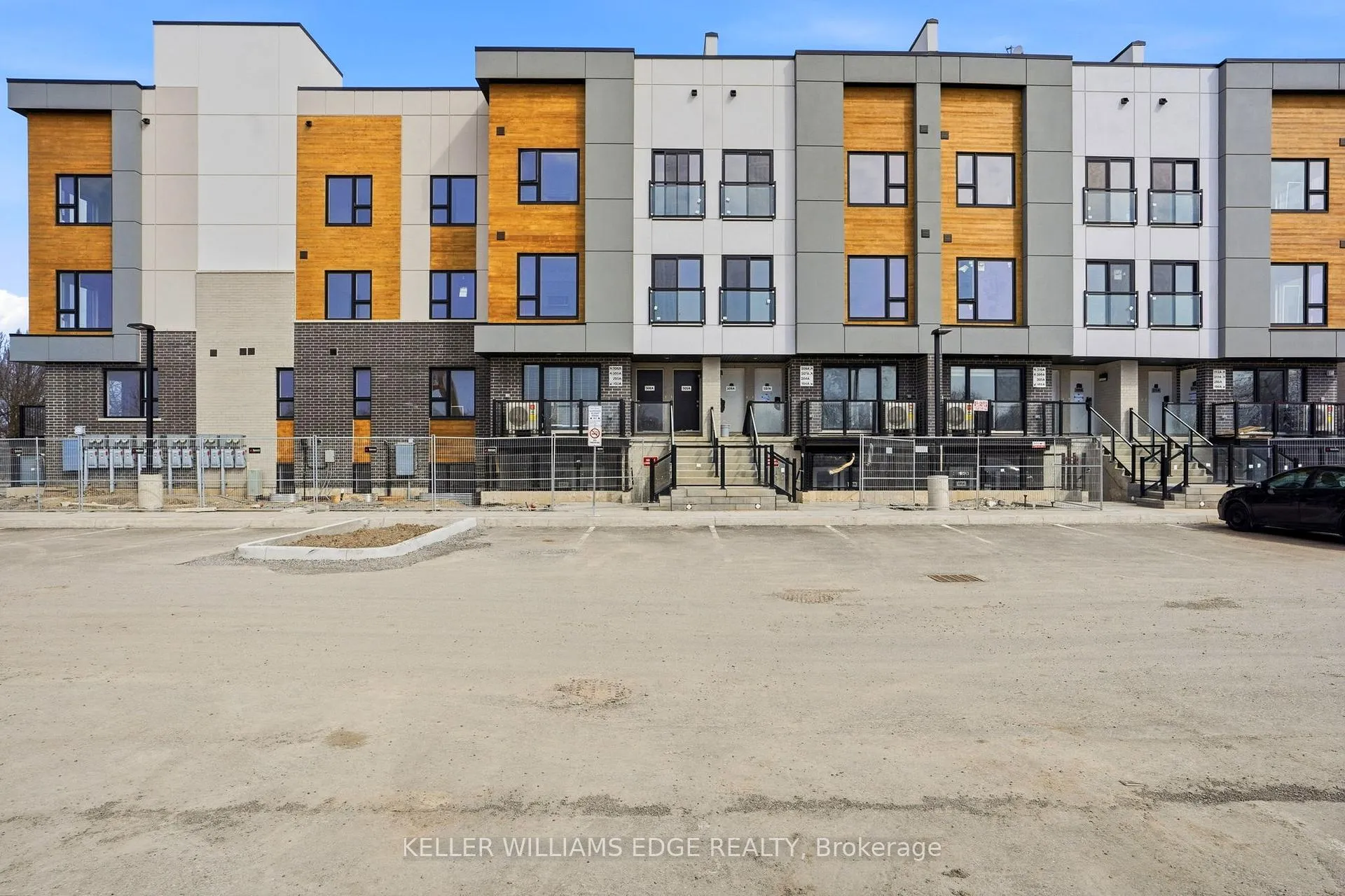 Photo 40 of 16 E Chester Avenue, St. Catharines, E. Chester — HOMEH