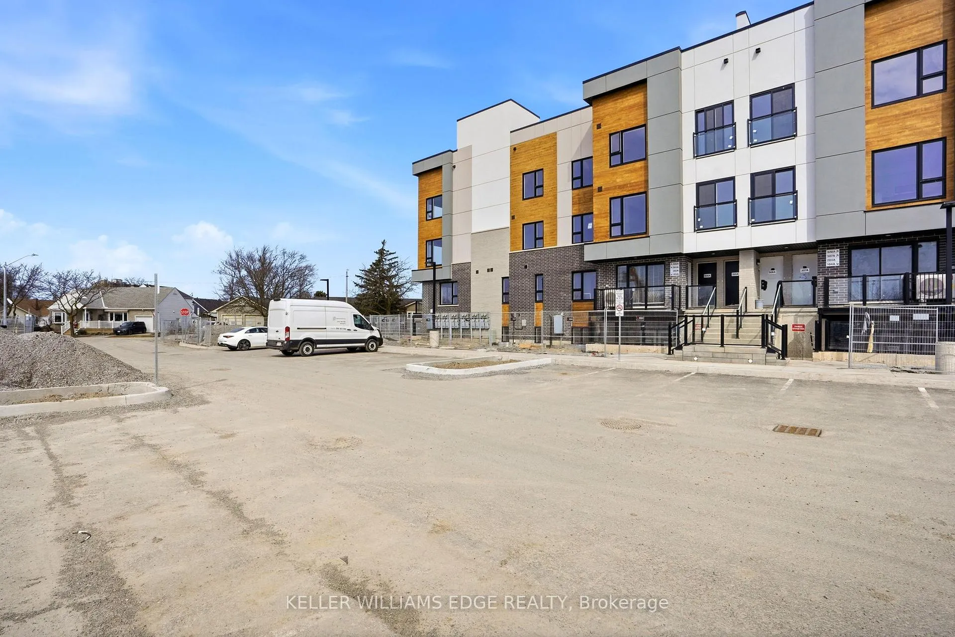 Photo 42 of 16 E Chester Avenue, St. Catharines, E. Chester — HOMEH