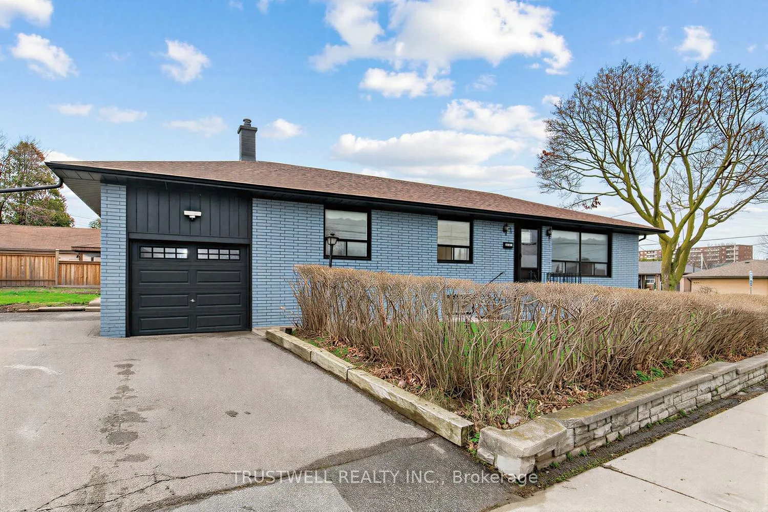 Photo 1 of 2 Del Ria Road, North York, Maple Leaf — HOMEH
