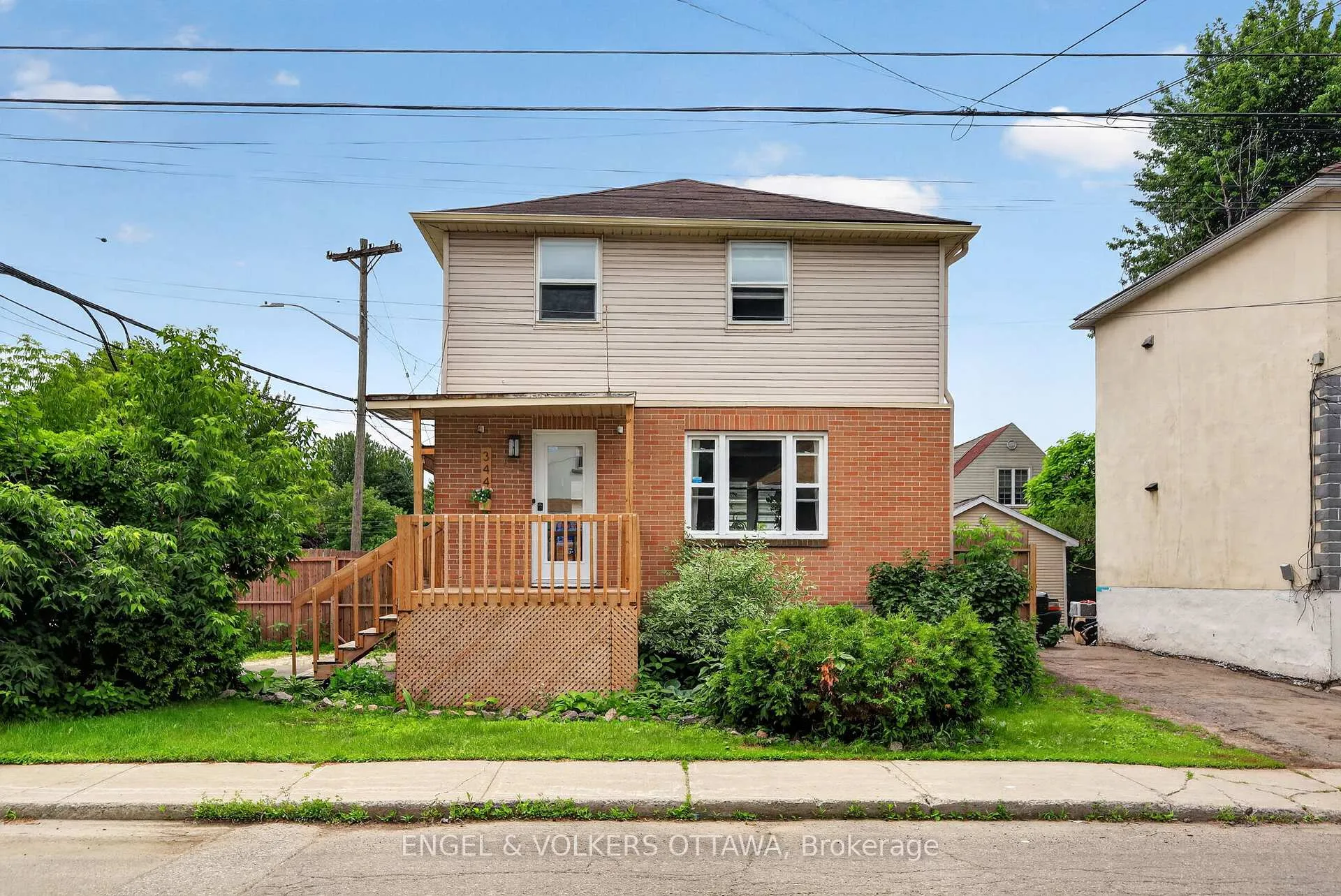 Front of 344 Richelieu Avenue