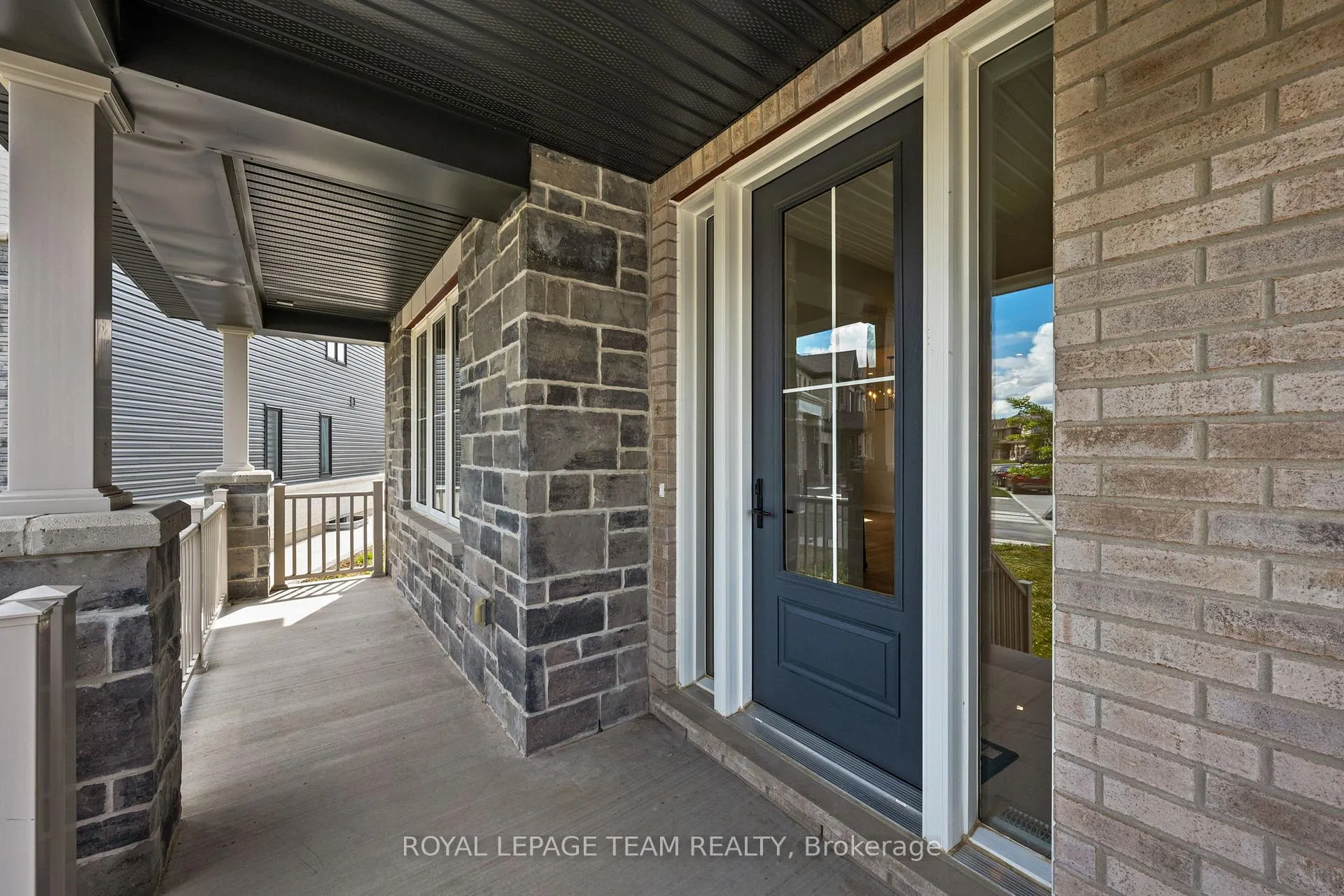 Photo 3 of 590 Anchor Circle, Ottawa, Mahogany Community — HOMEH