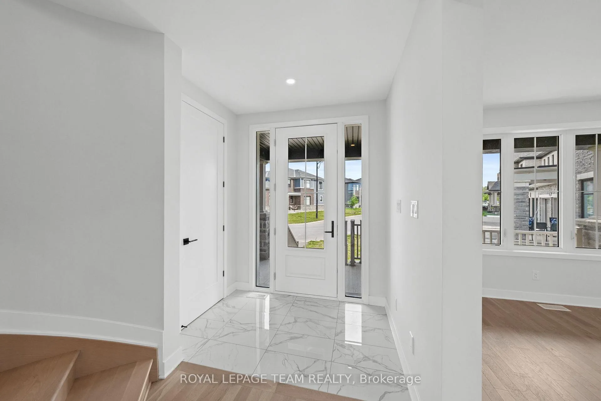 Photo 4 of 590 Anchor Circle, Ottawa, Mahogany Community — HOMEH