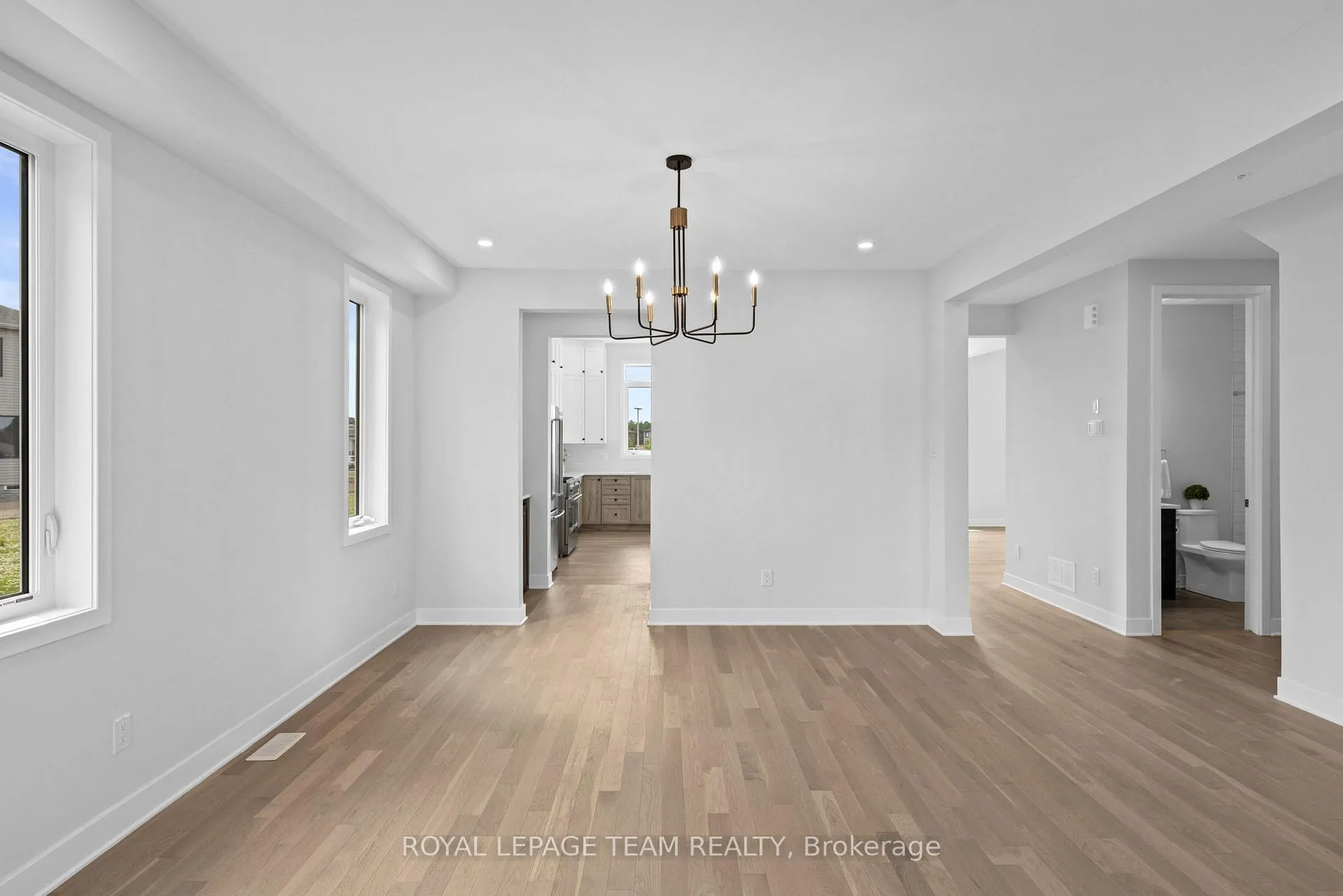 Photo 8 of 590 Anchor Circle, Ottawa, Mahogany Community — HOMEH