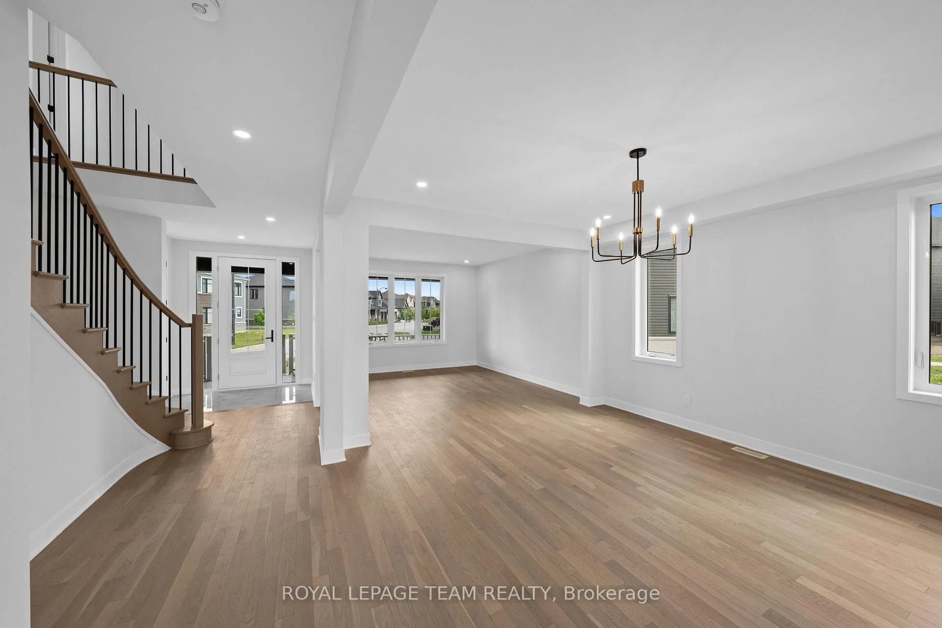 Photo 10 of 590 Anchor Circle, Ottawa, Mahogany Community — HOMEH